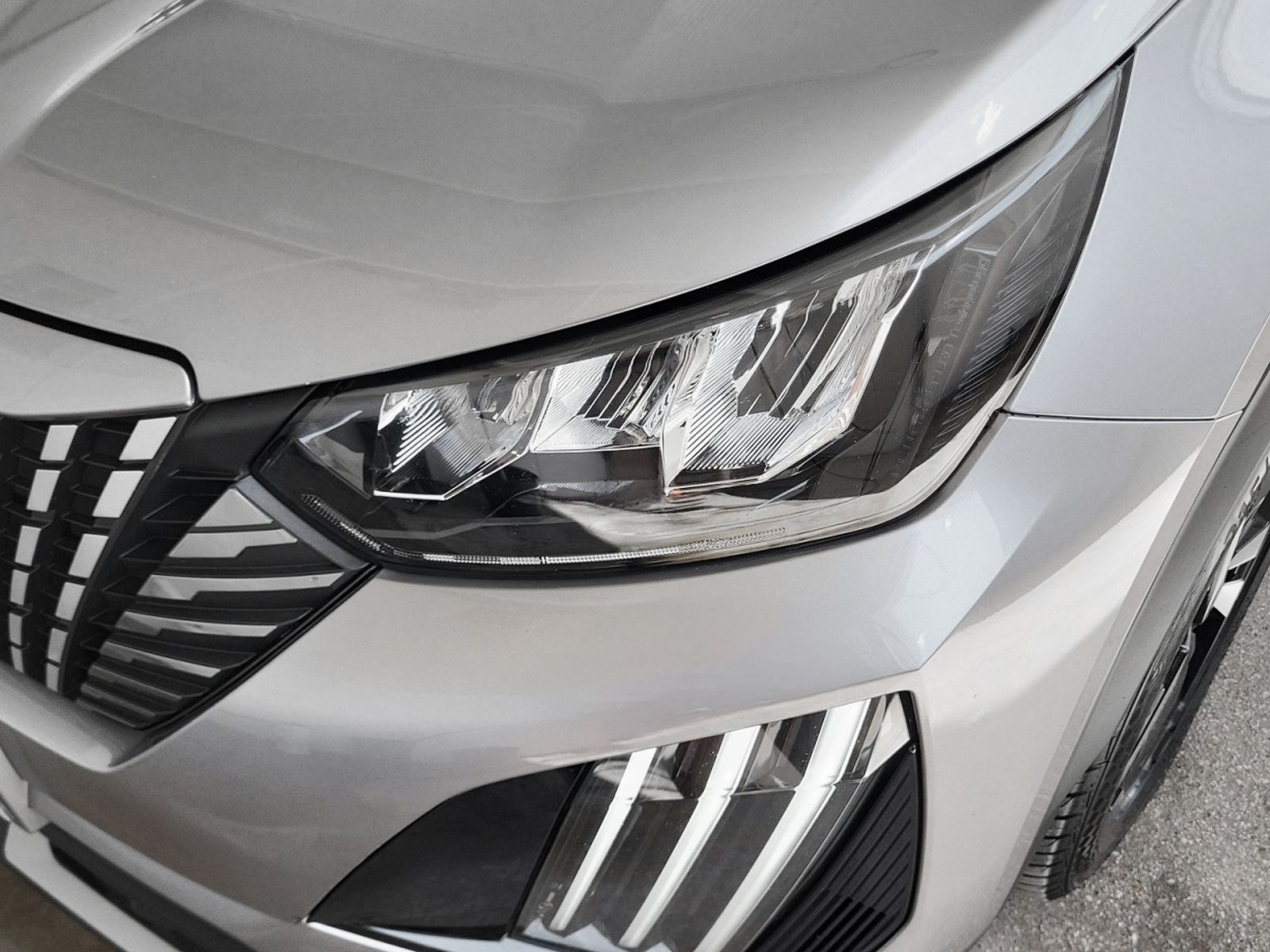 Peugeot 2008 PureTech 100 Allure - foto 25