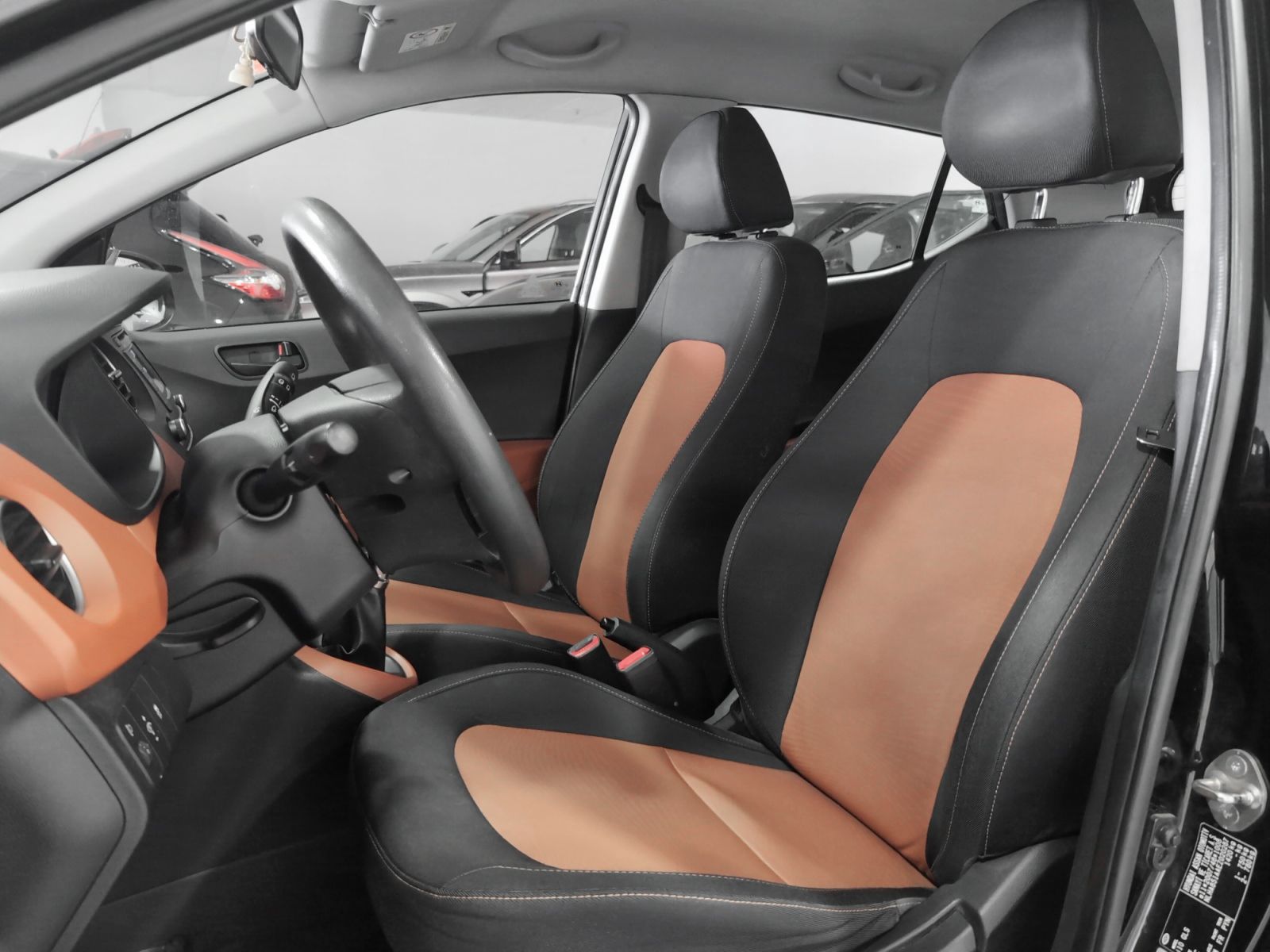 Hyundai i10 1.0 Tecno Orange - foto 21