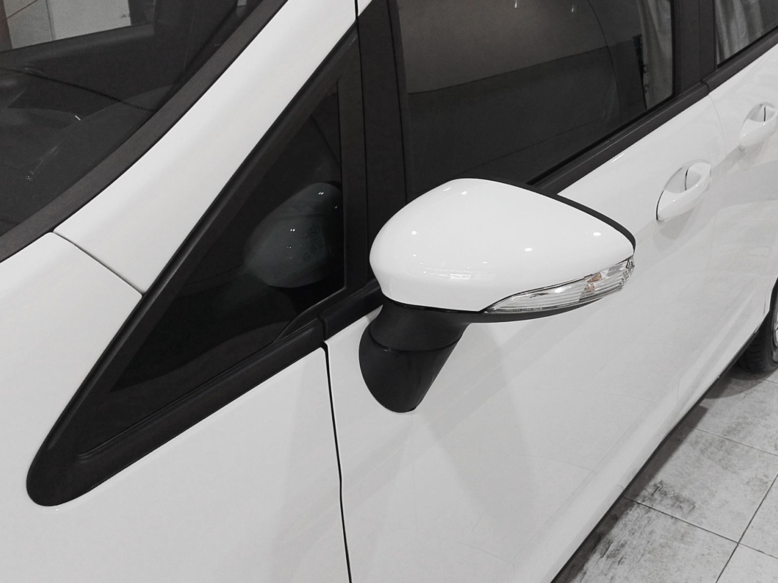 Ford B-Max 1.0 EcoBoost Trend - foto 22