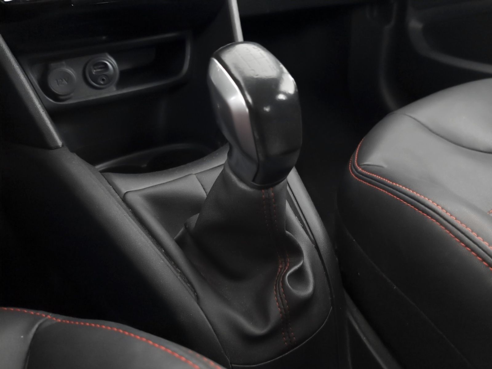 Peugeot 208 1.2L PureTech GT-Line - foto 15
