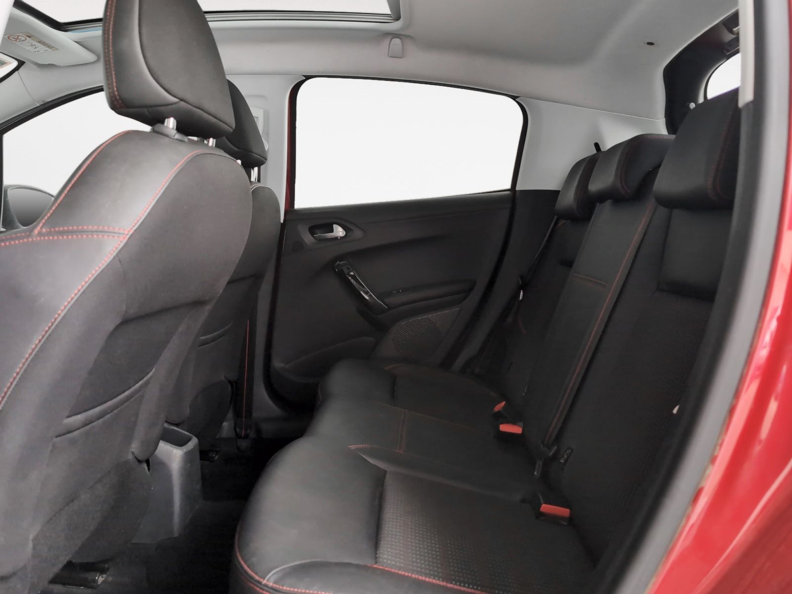 Peugeot 208 1.2L PureTech GT-Line - foto 11