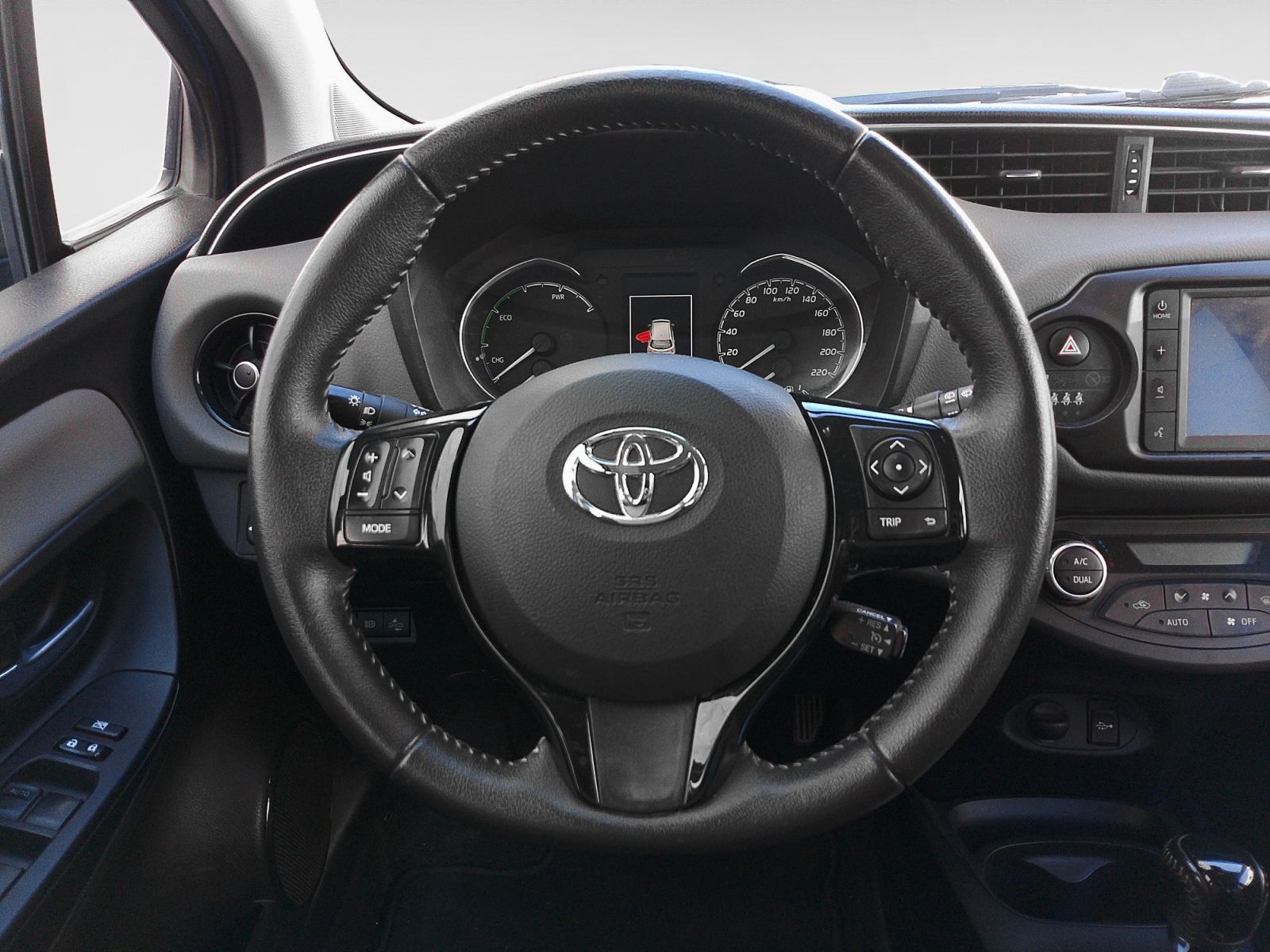 Toyota Yaris 1.5 100H Active - foto 10