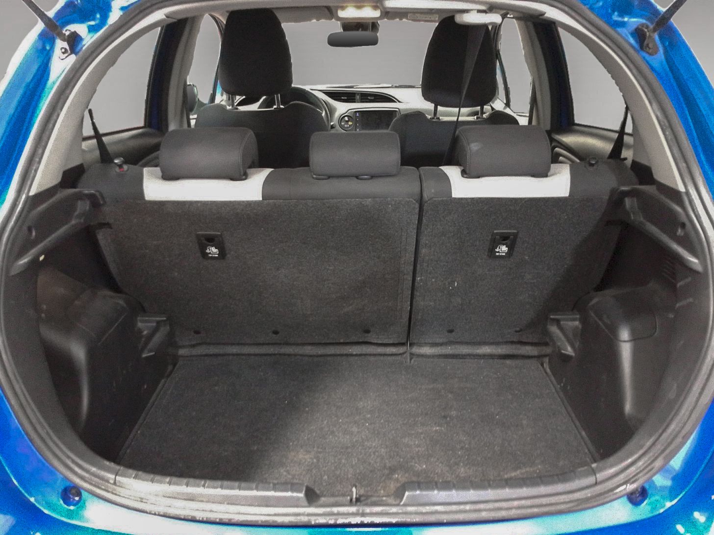 Toyota Yaris 1.5 100H Active - foto 14