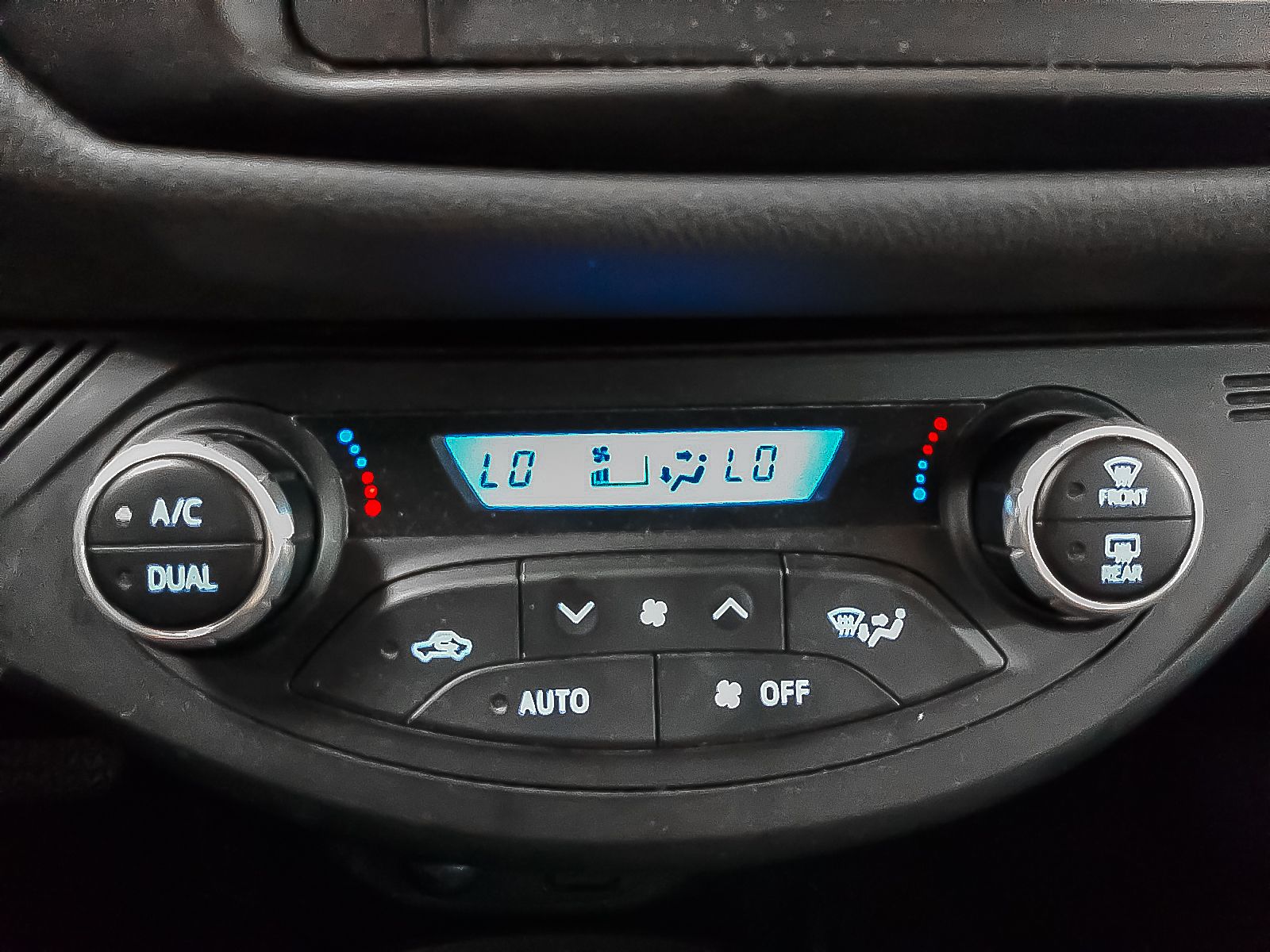 Toyota Yaris 1.5 100H Active - foto 20