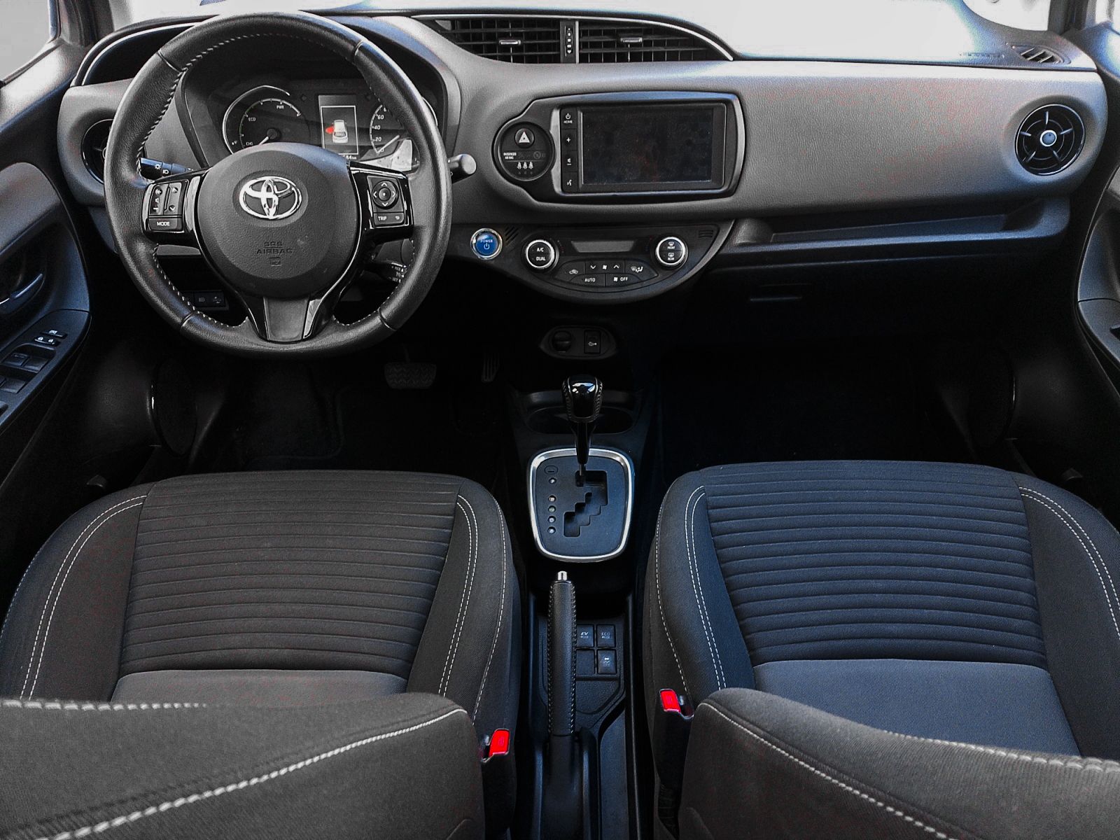 Toyota Yaris 1.5 100H Active - foto 9