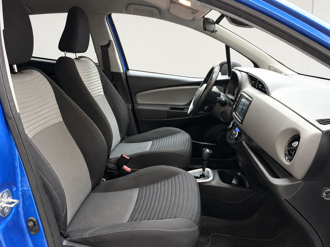 Toyota Yaris 1.5 100H Active - foto 13