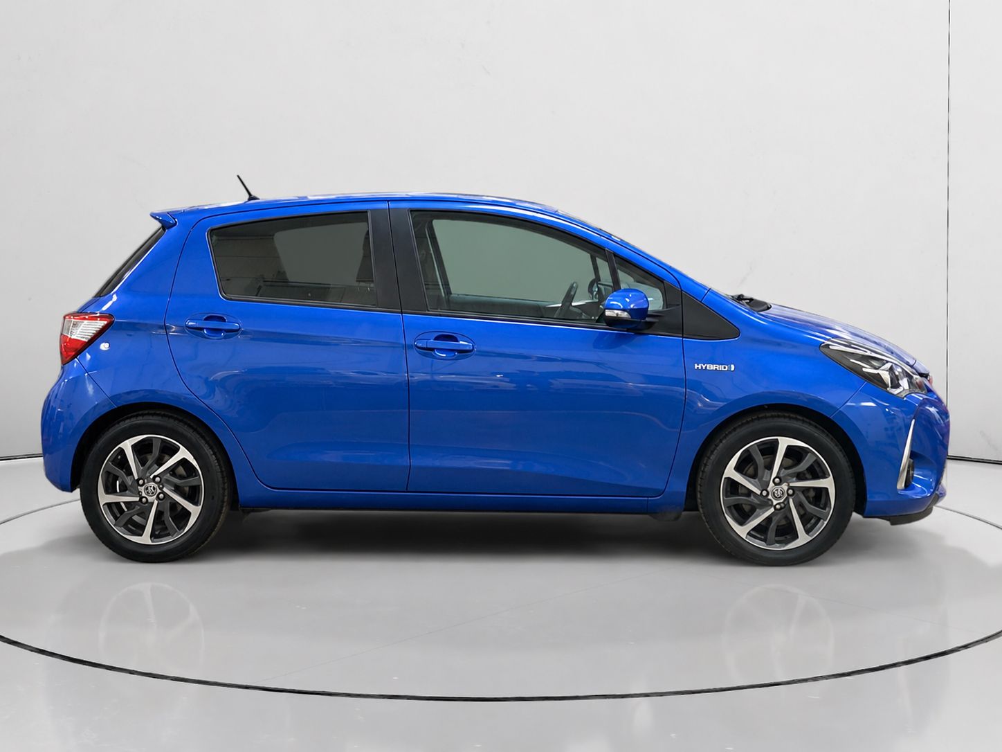 Toyota Yaris 1.5 100H Active - foto 2
