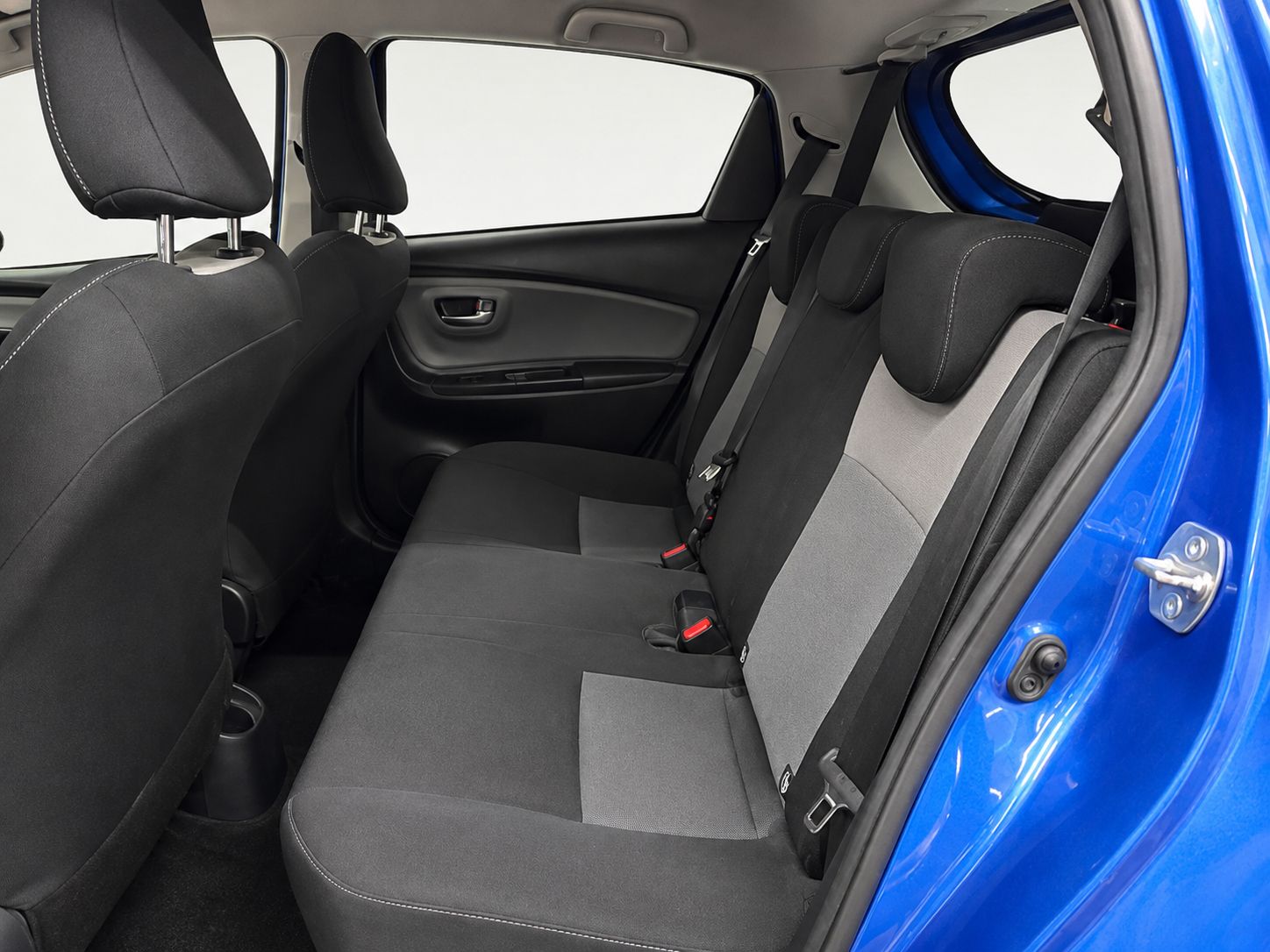 Toyota Yaris 1.5 100H Active - foto 12