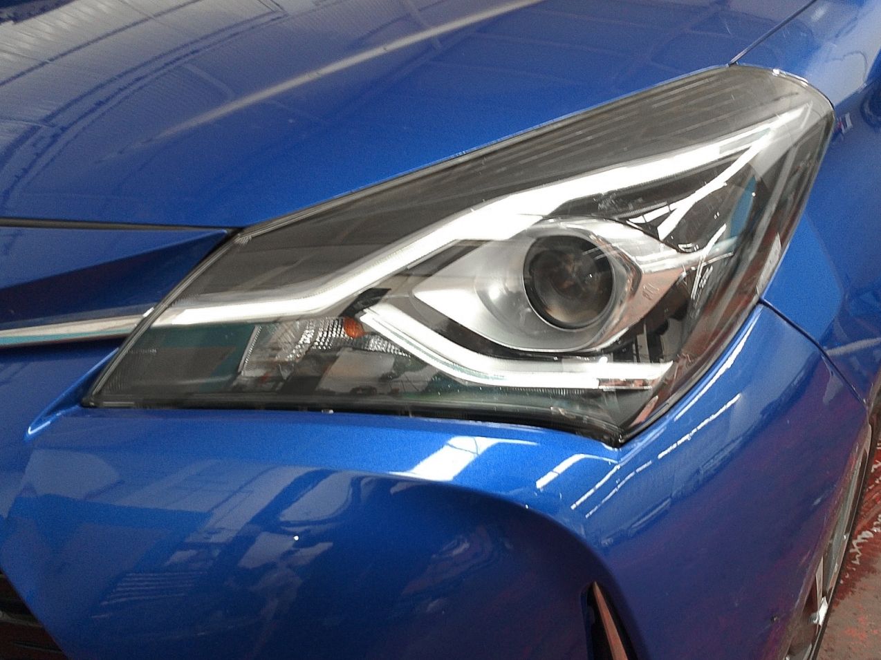 Toyota Yaris 1.5 100H Active - foto 23