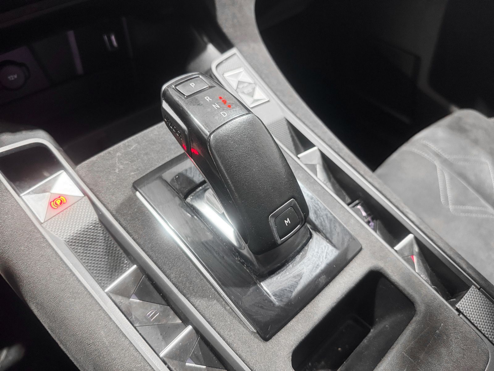 DS DS 7 Crossback PureTech 180 Performance Line - foto 16