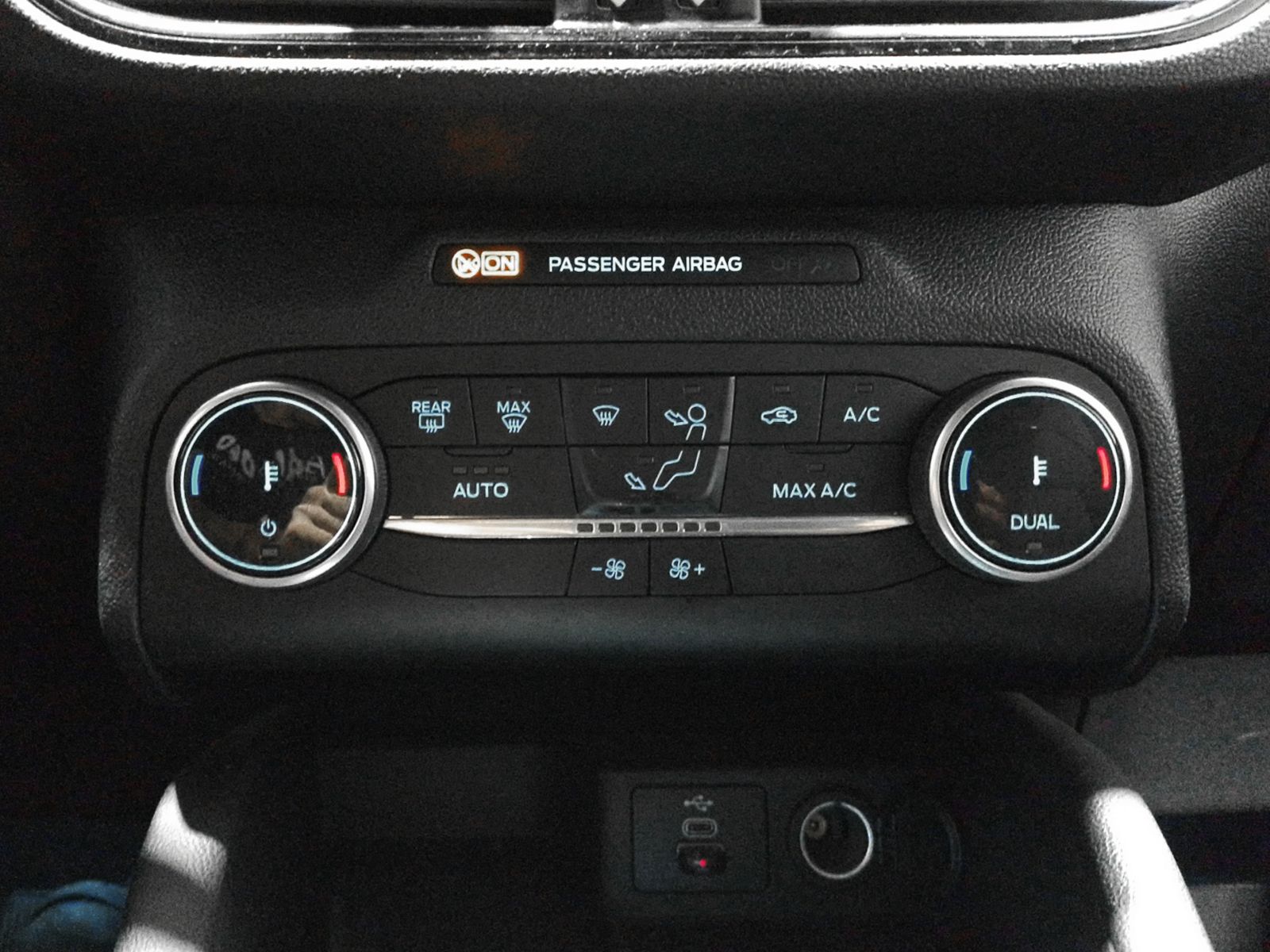 Ford Kuga 2.5 Duratec PHEV ST-Line - foto 21