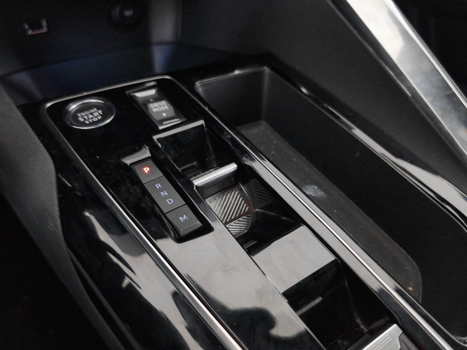 Peugeot 5008 Hybrid 1.2 Allure Pack eDCS6 - foto 16