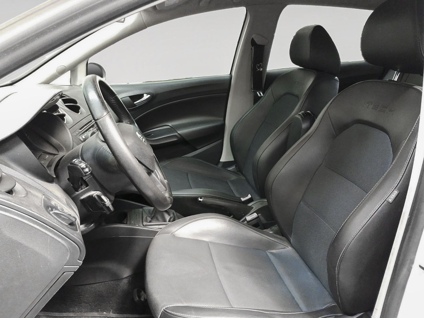SEAT Ibiza 1.6 TDI Style ITech 30 Aniversario - foto 10