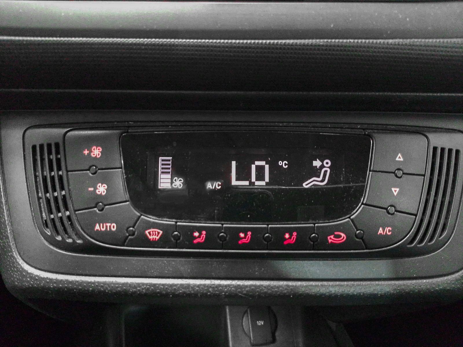 SEAT Ibiza 1.6 TDI Style ITech 30 Aniversario - foto 17