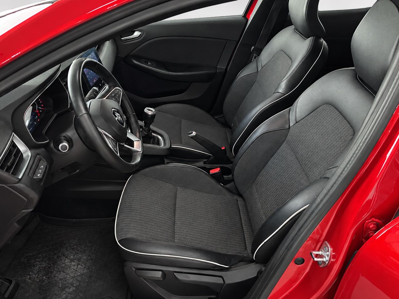 Renault Clio Zen TCe GPF - foto 11