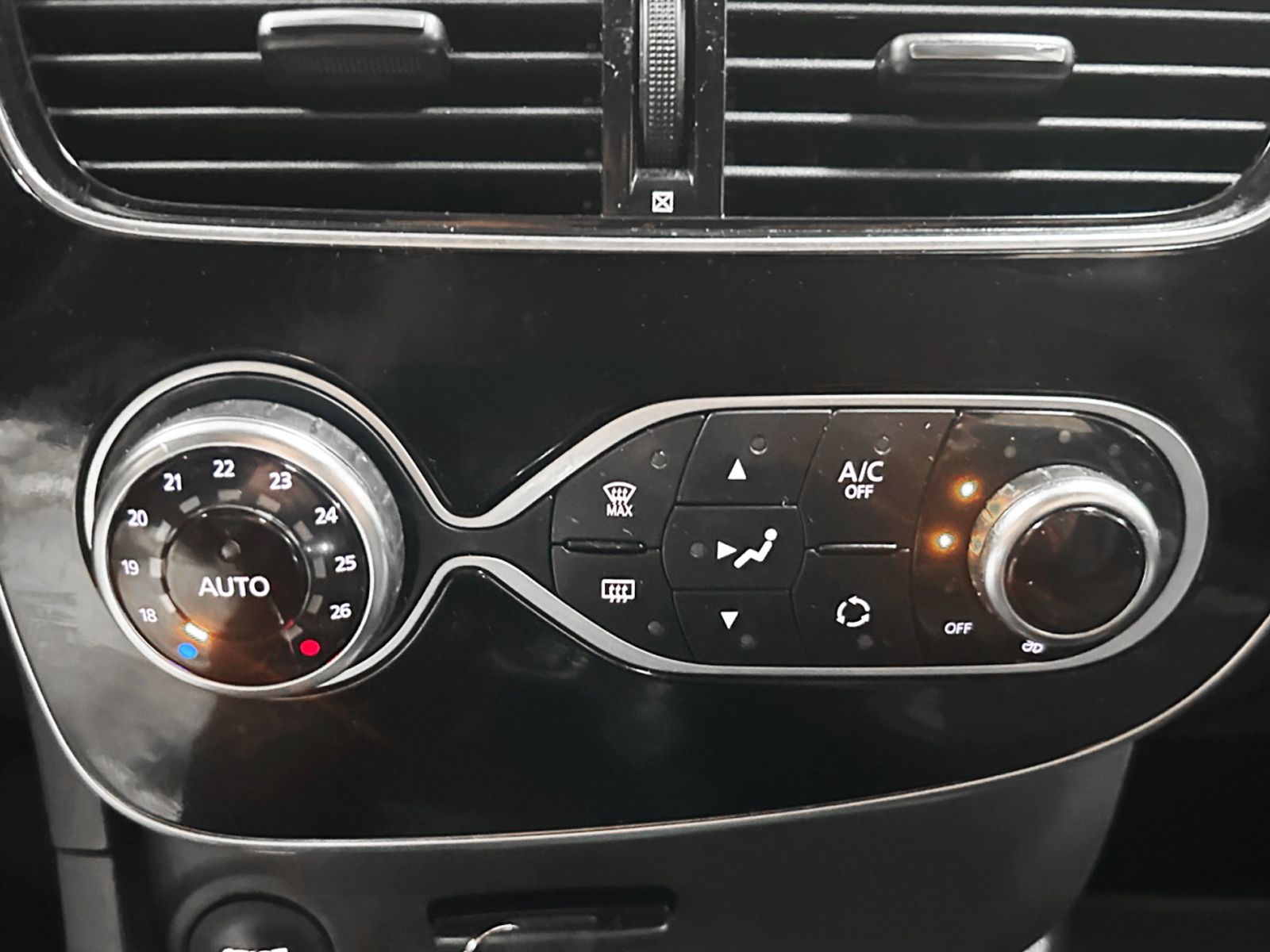 Renault Clio Zen Energy dCi - foto 17