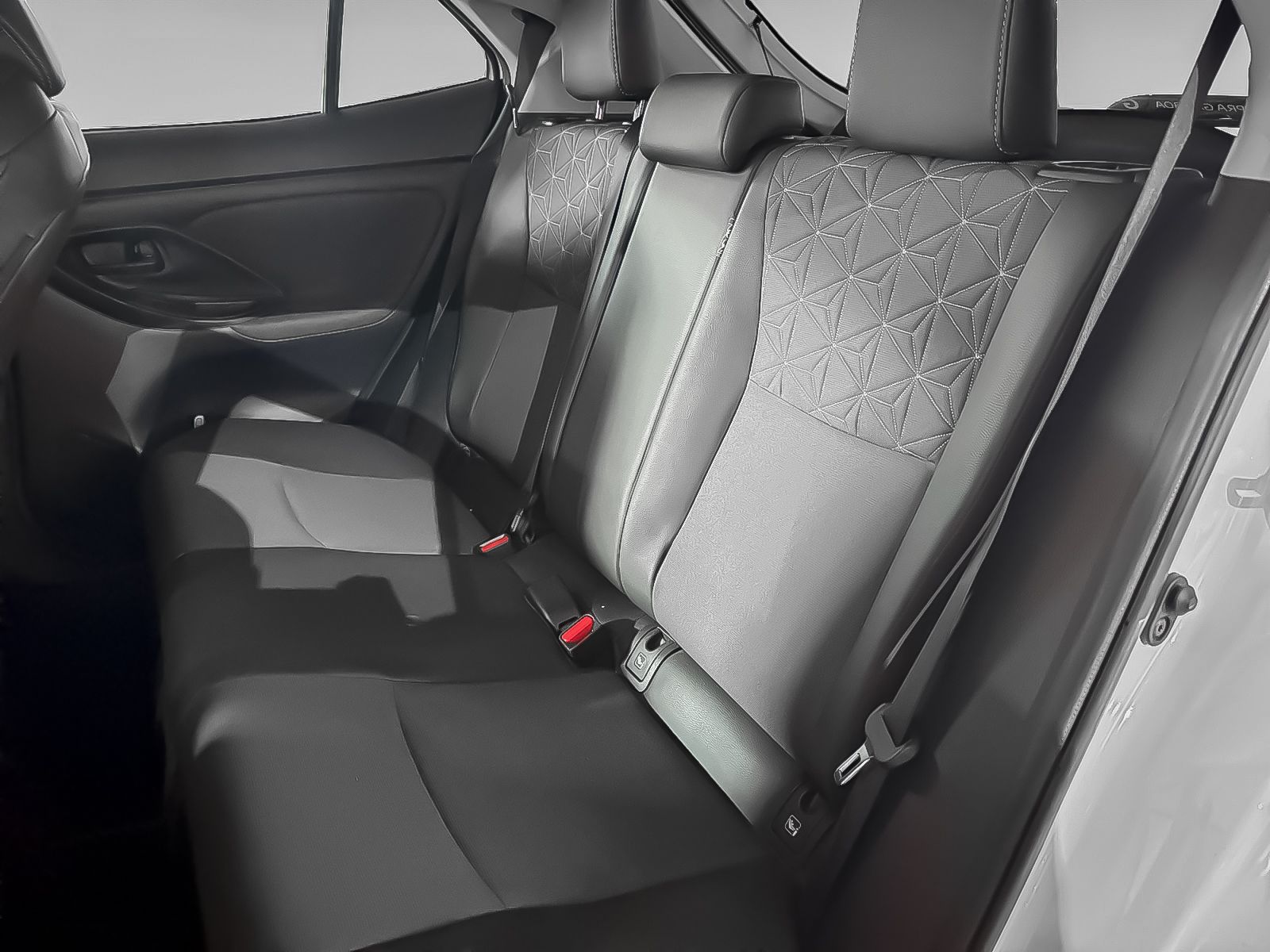 Toyota Yaris Cross 120H Business Plus - foto 11