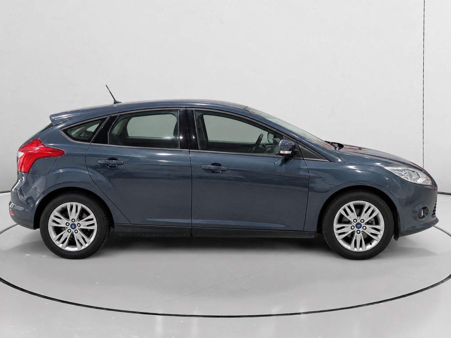 Ford Focus 1.0 EcoBoost Trend - foto 2