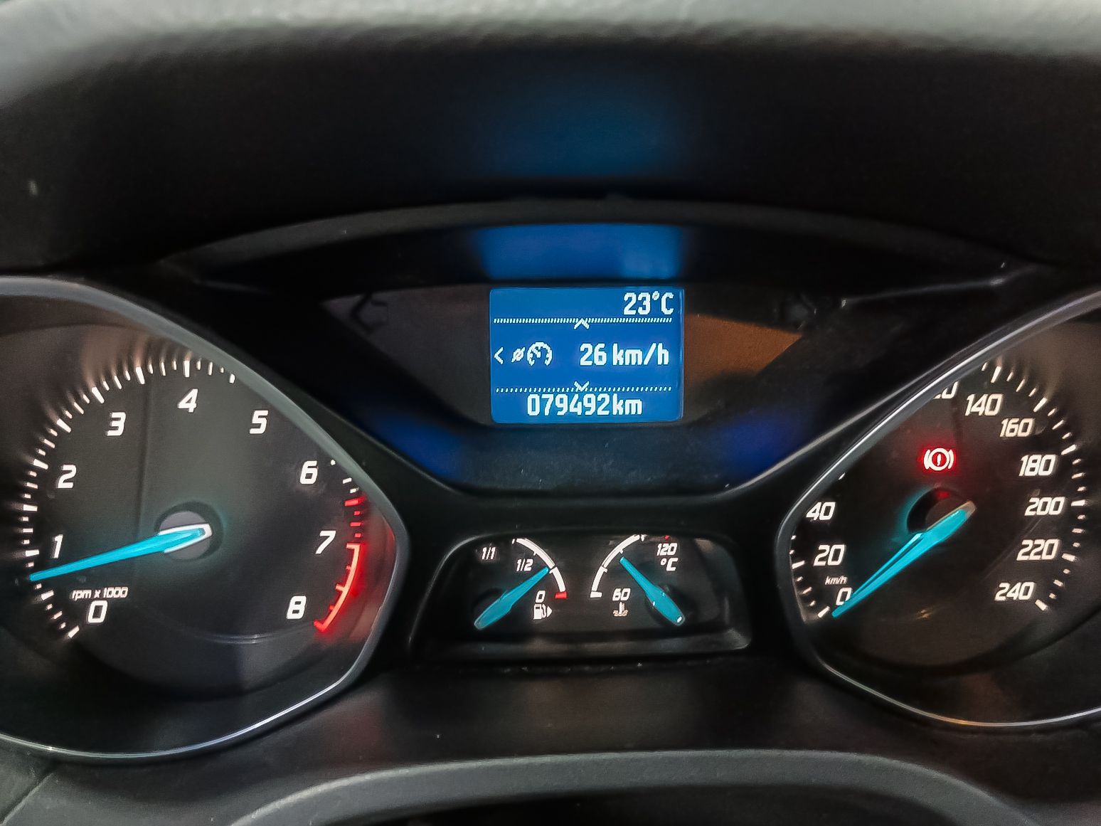 Ford Focus 1.0 EcoBoost Trend - foto 16