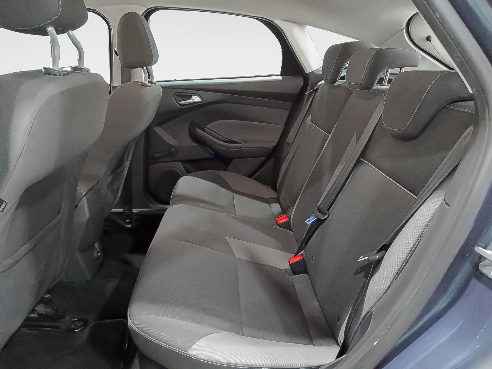 Ford Focus 1.0 EcoBoost Trend - foto 12