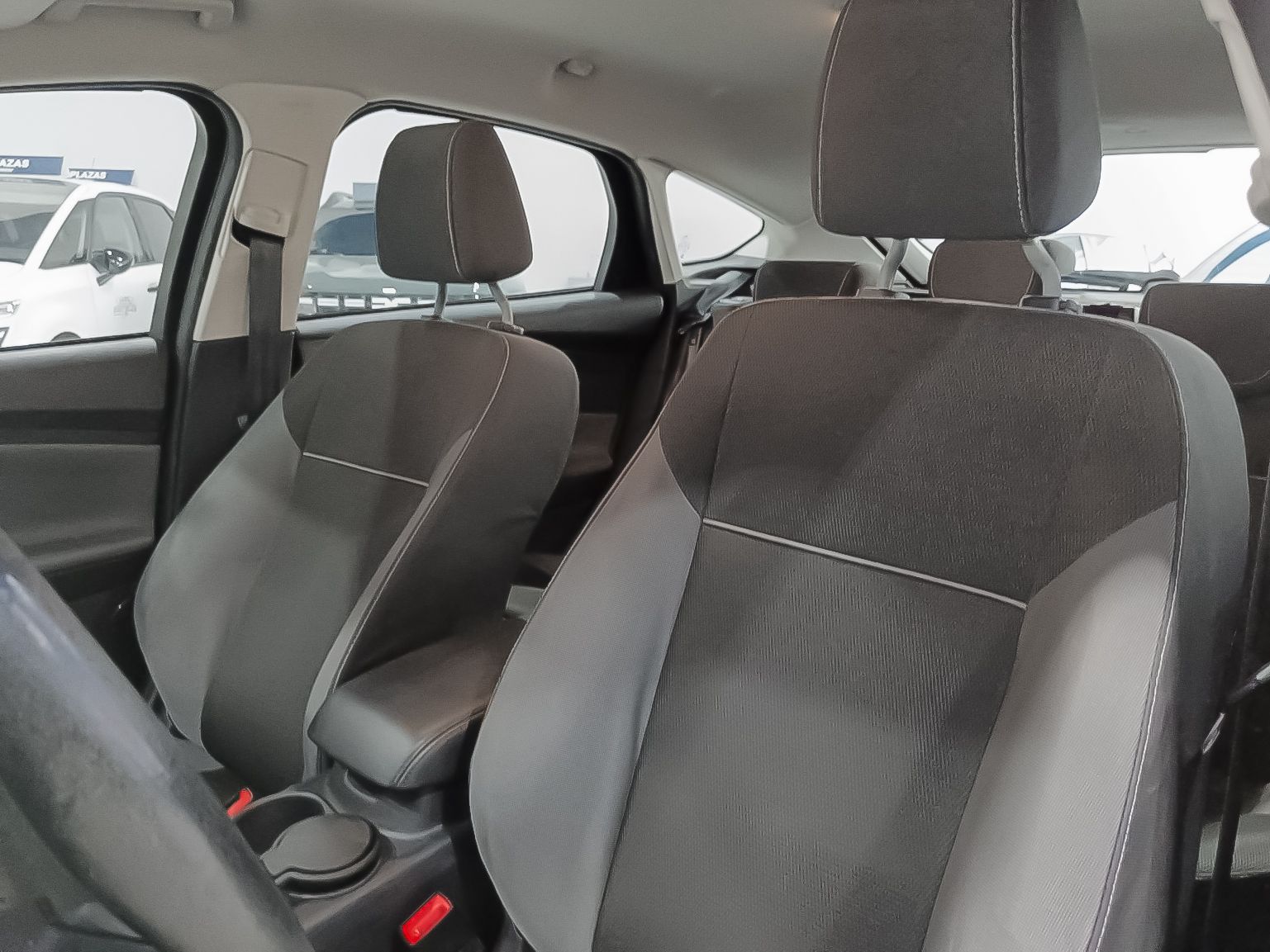 Ford Focus 1.0 EcoBoost Trend - foto 22