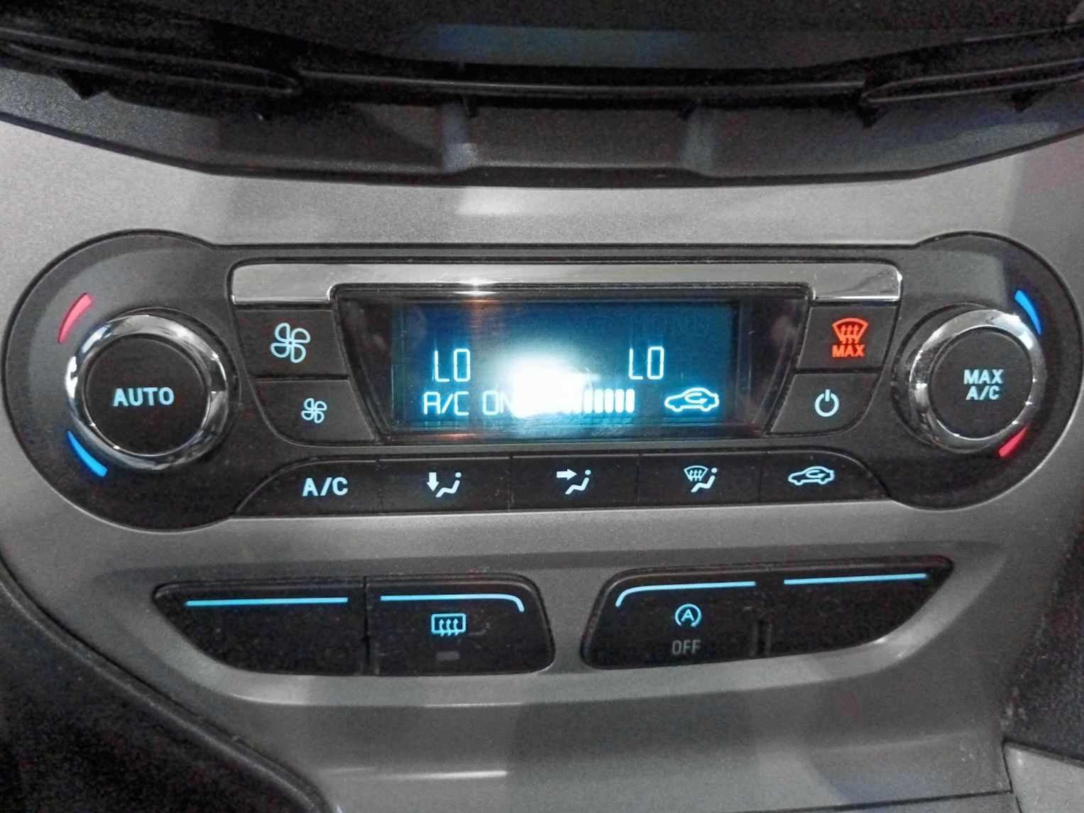 Ford Focus 1.0 EcoBoost Trend - foto 21
