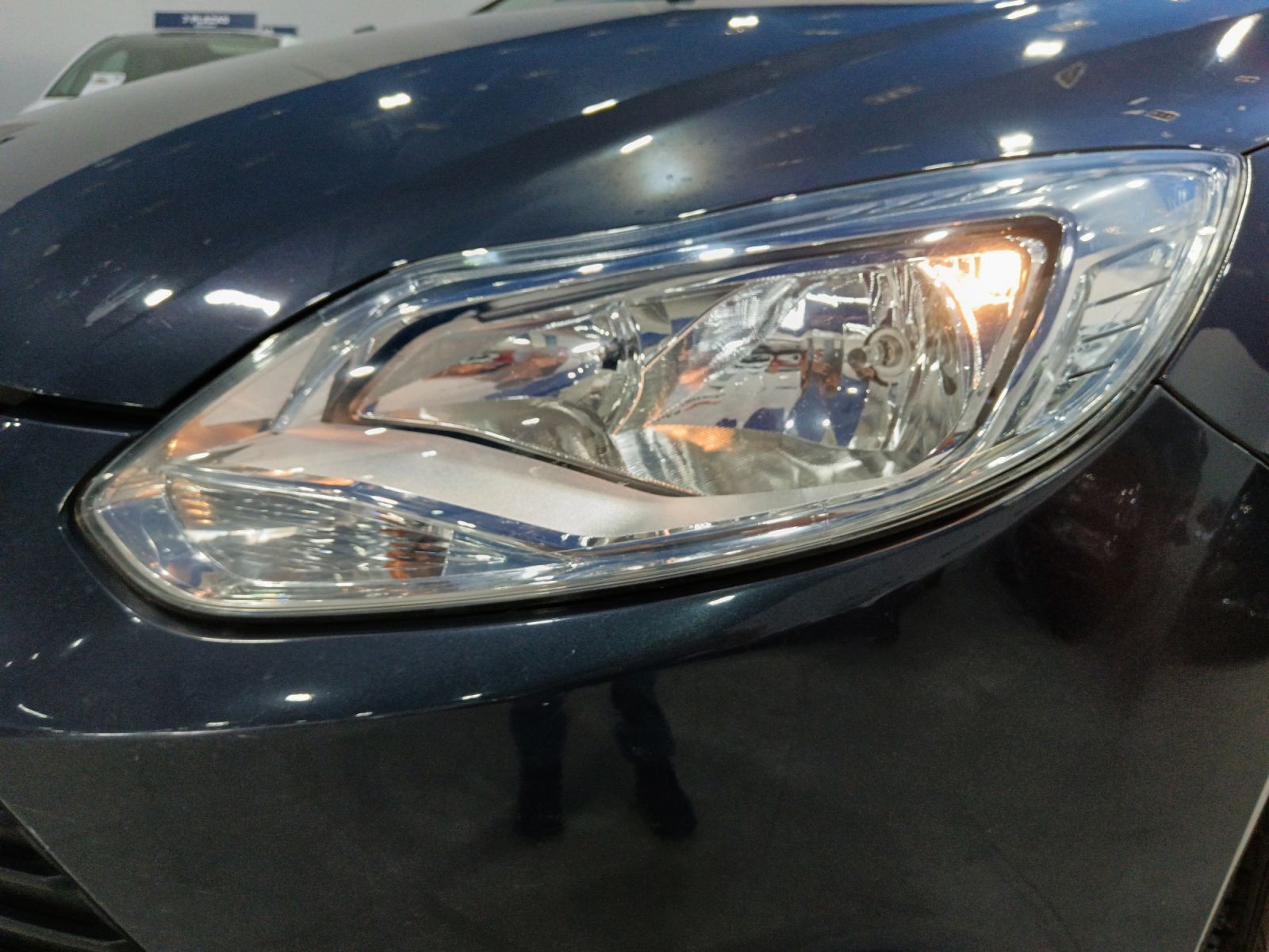 Ford Focus 1.0 EcoBoost Trend - foto 23