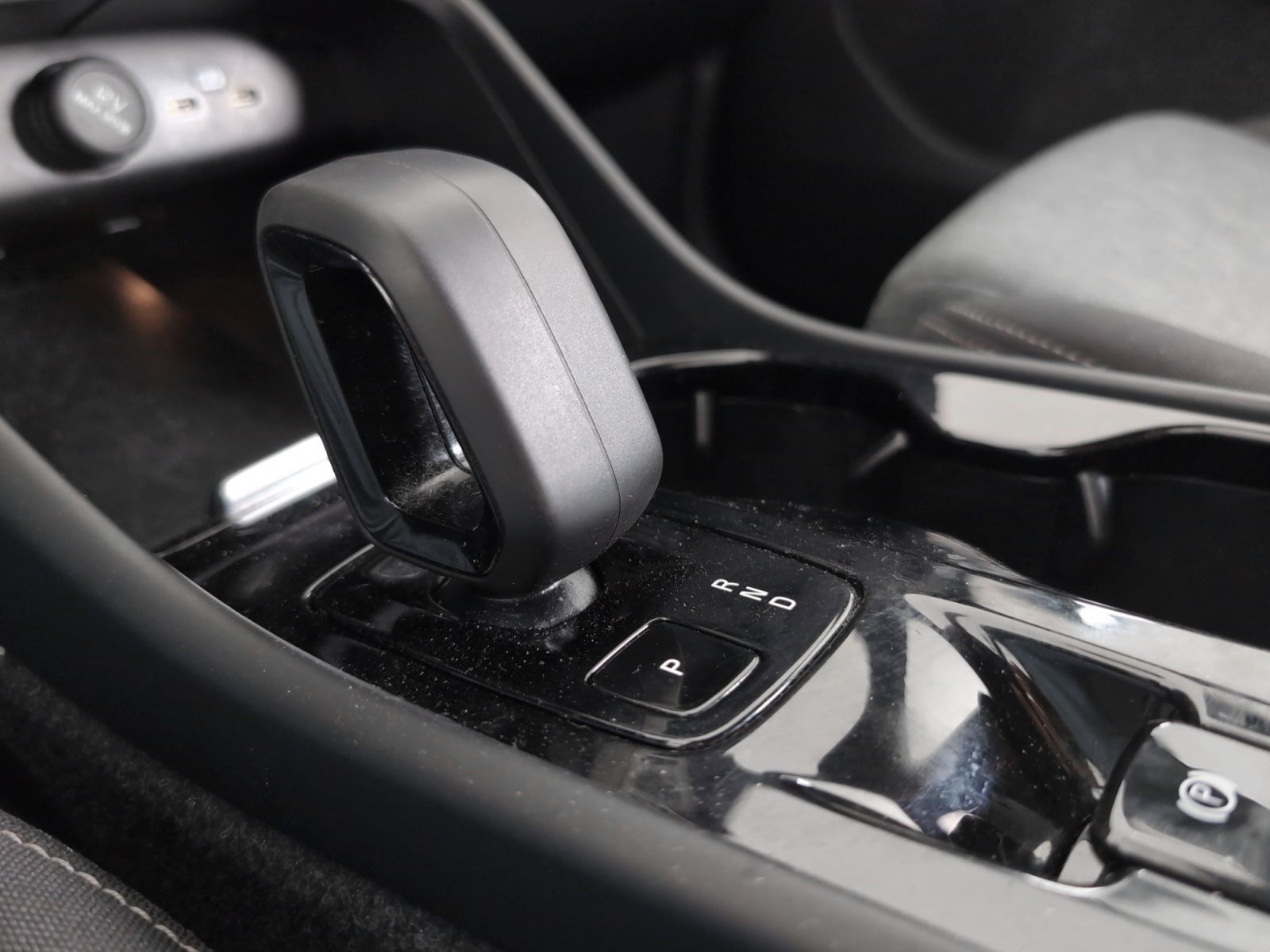 Volvo XC40 B3 Gasolina Mild hybrid Plus Dark - foto 15