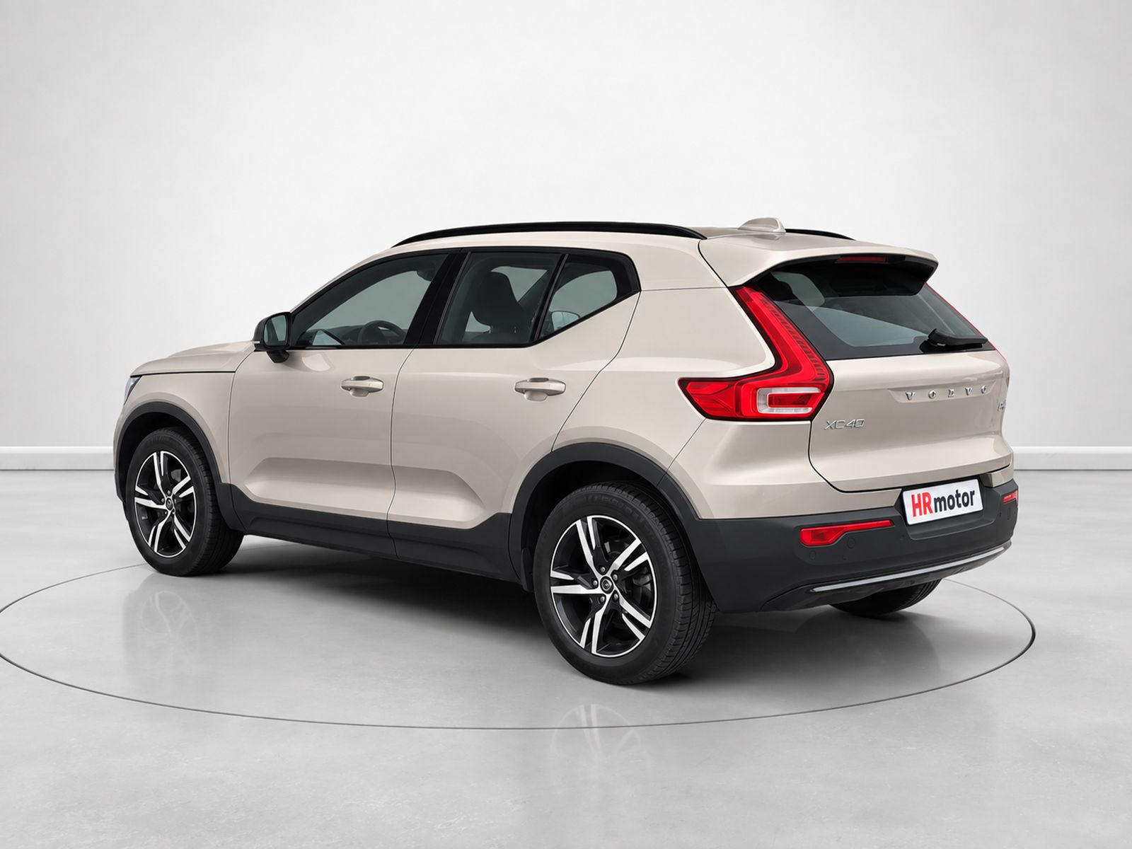 Volvo XC40 B3 Gasolina Mild hybrid Plus Dark - foto 5