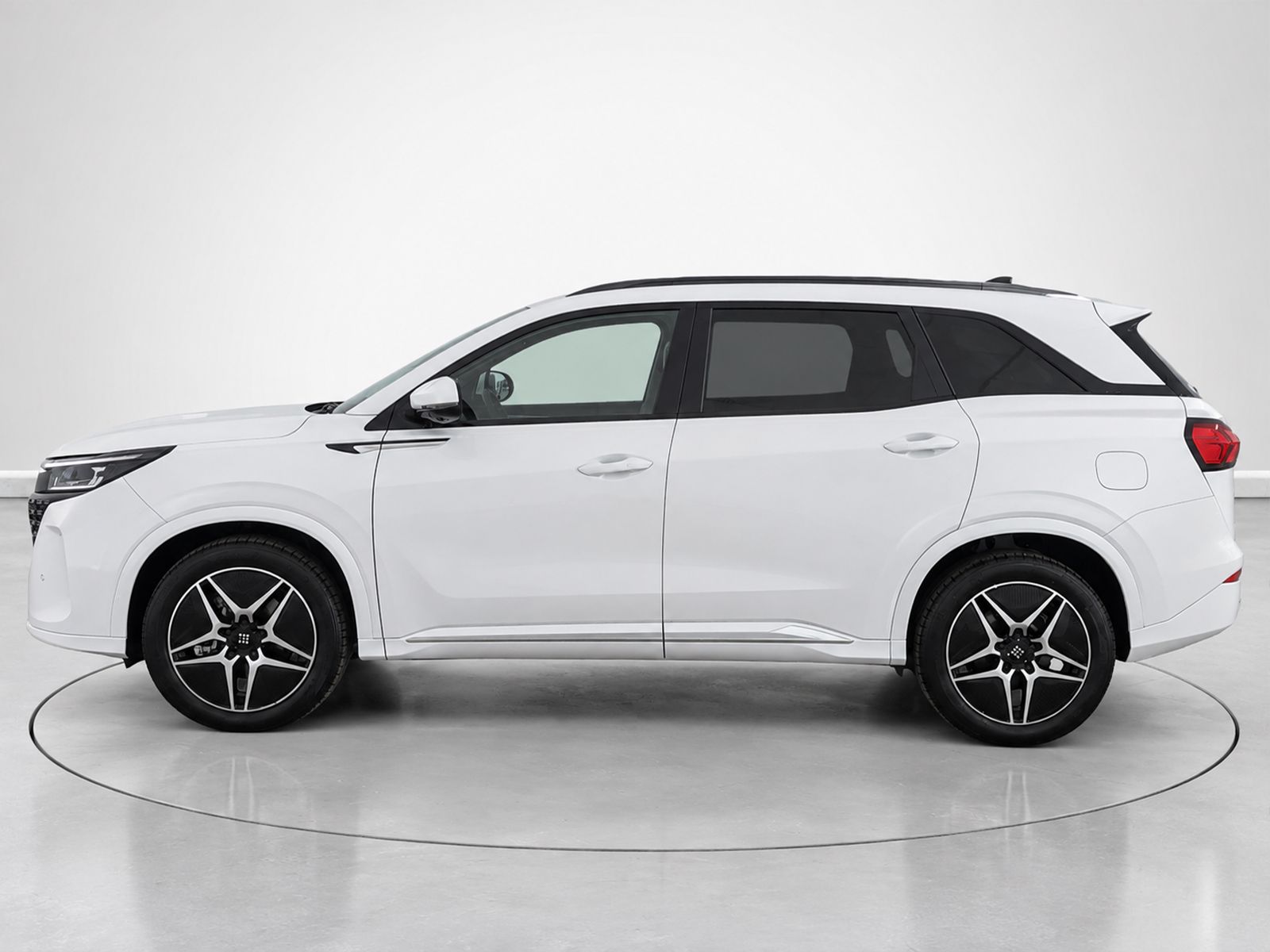 DFSK E5 1.5 PHEV Intelligent - foto 6