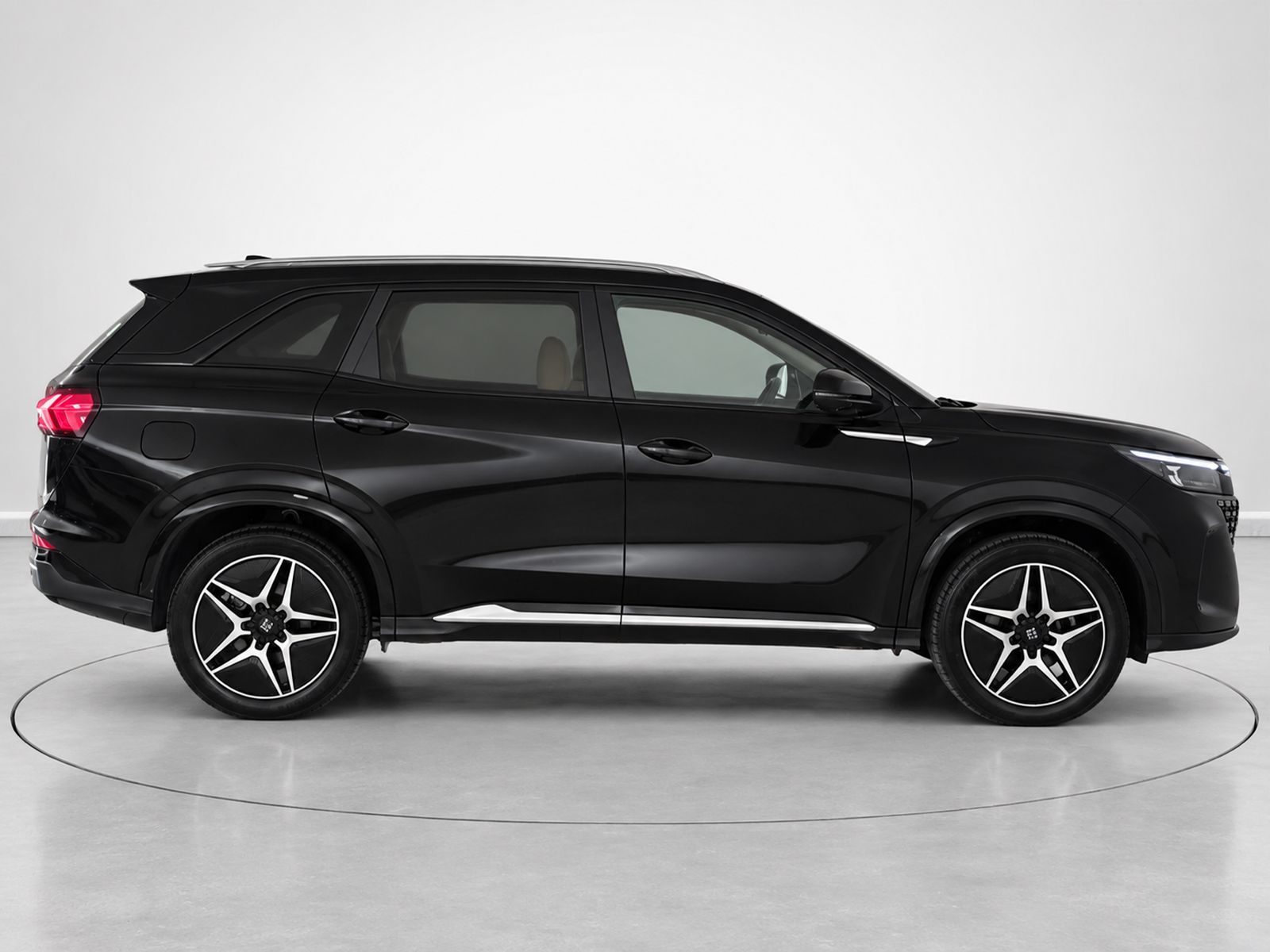 DFSK E5 1.5 PHEV Intelligent - foto 2