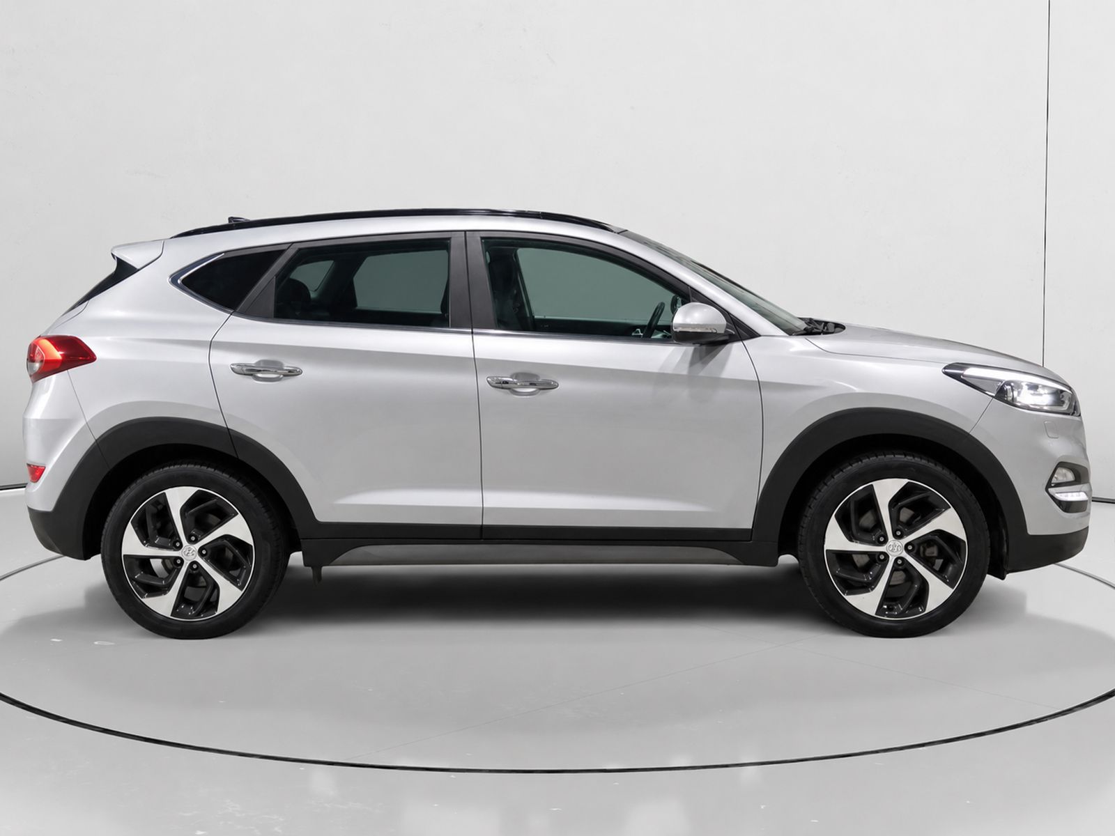 Hyundai Tucson 2.0 CRDi BlueDrive Tecno 4x2 - foto 2