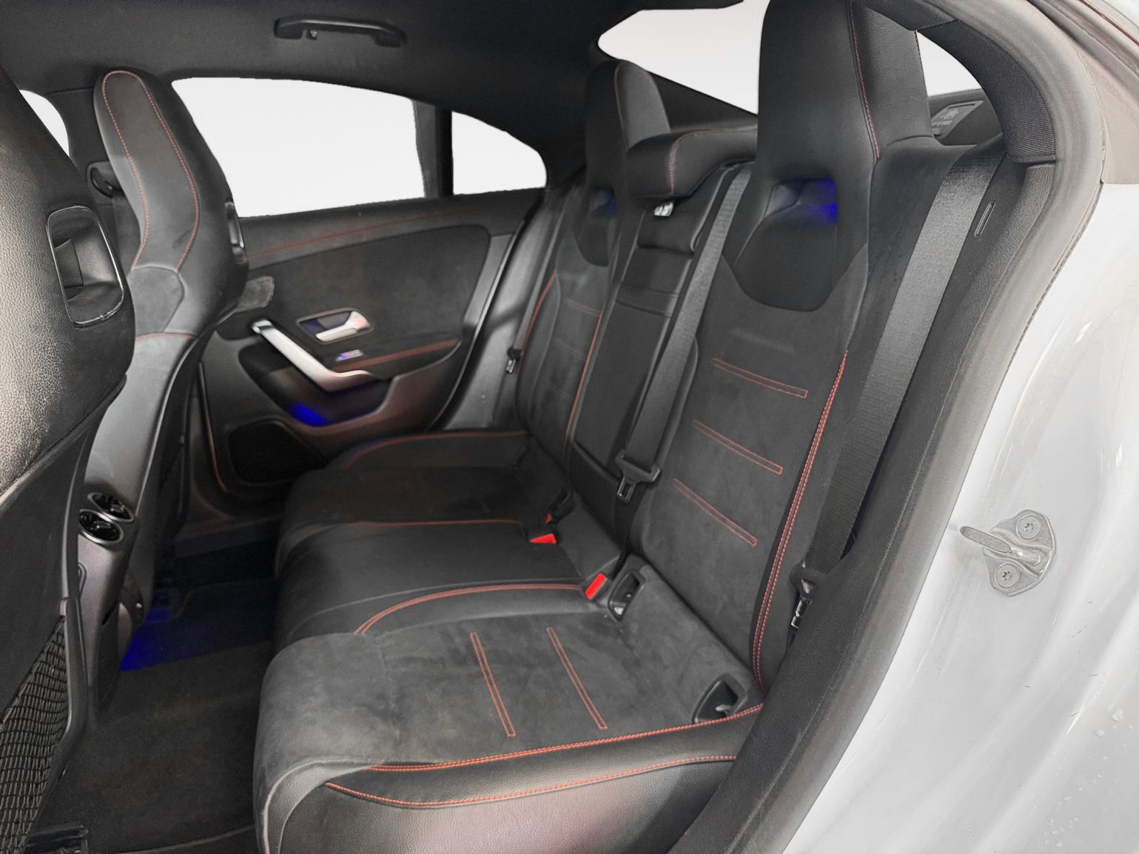 Mercedes-Benz CLA 200 d - foto 12