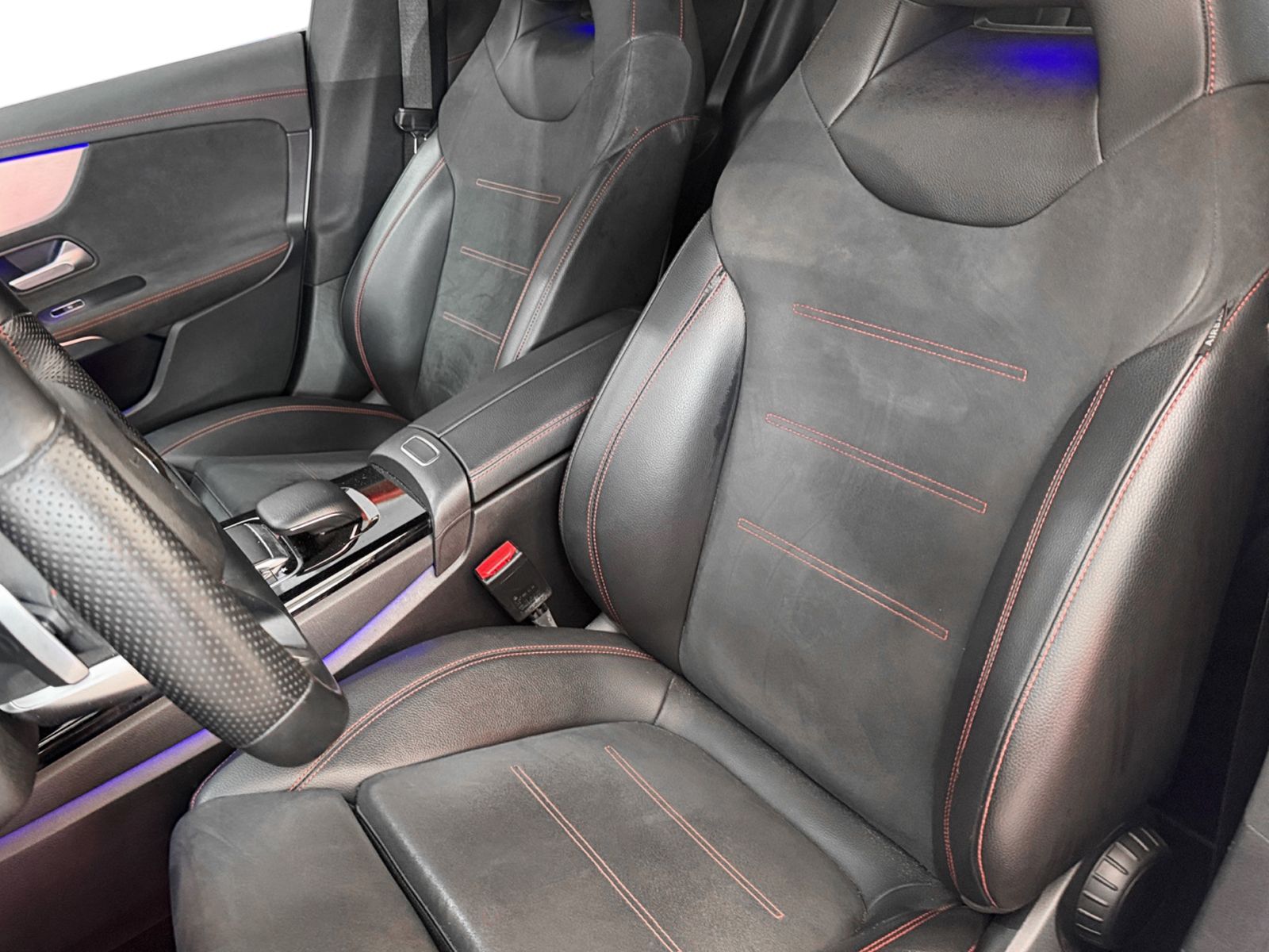 Mercedes-Benz CLA 200 d - foto 24