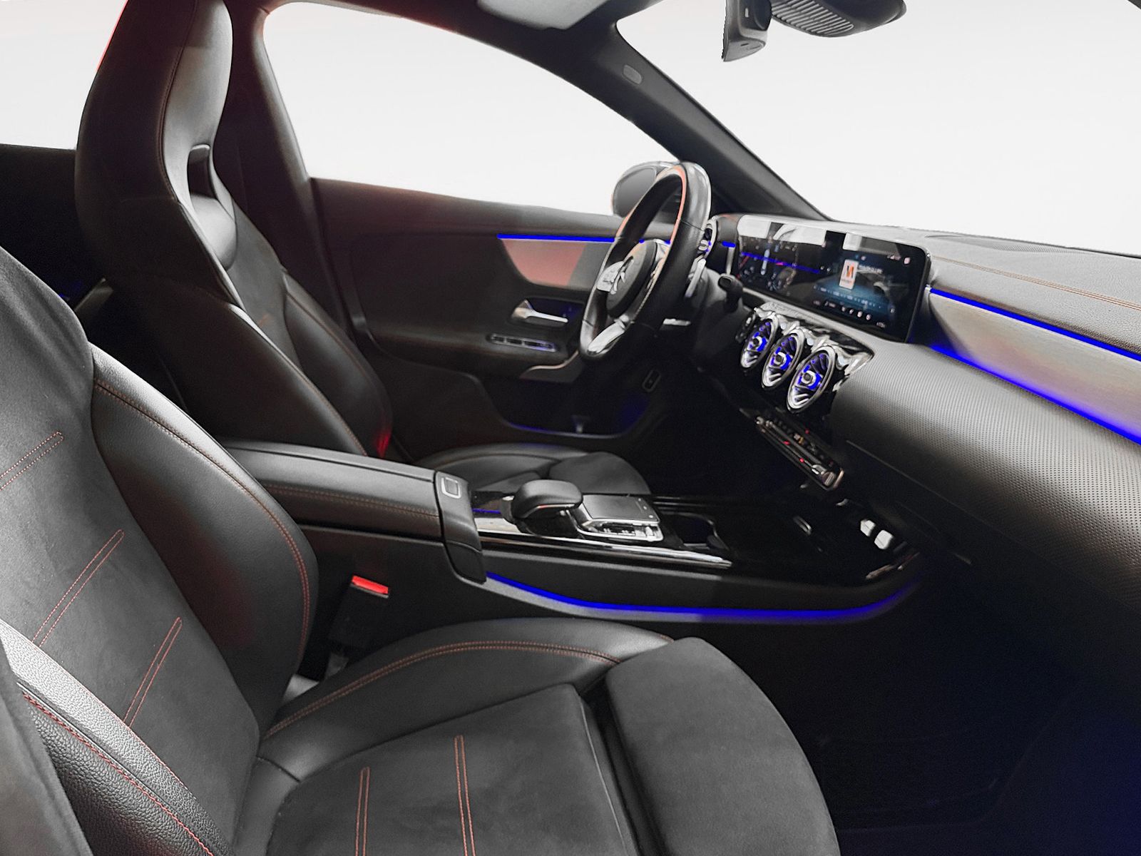 Mercedes-Benz CLA 200 d - foto 13