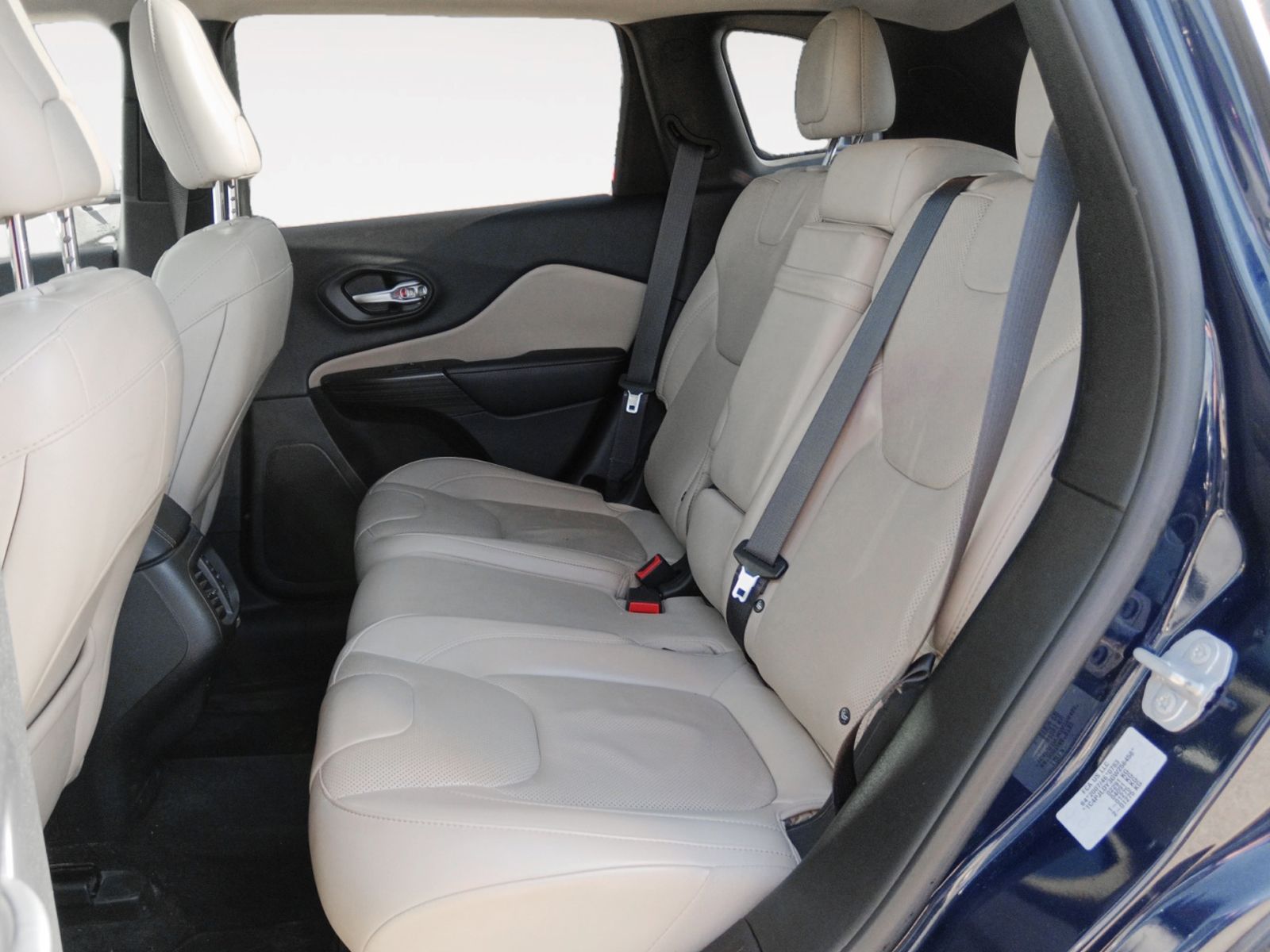 Jeep Cherokee 2.0 CRD Business Plus 4x2 - foto 12