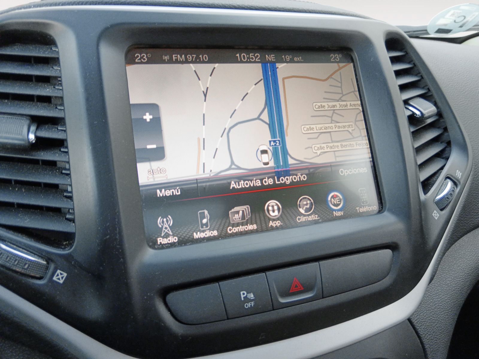 Jeep Cherokee 2.0 CRD Business Plus 4x2 - foto 19