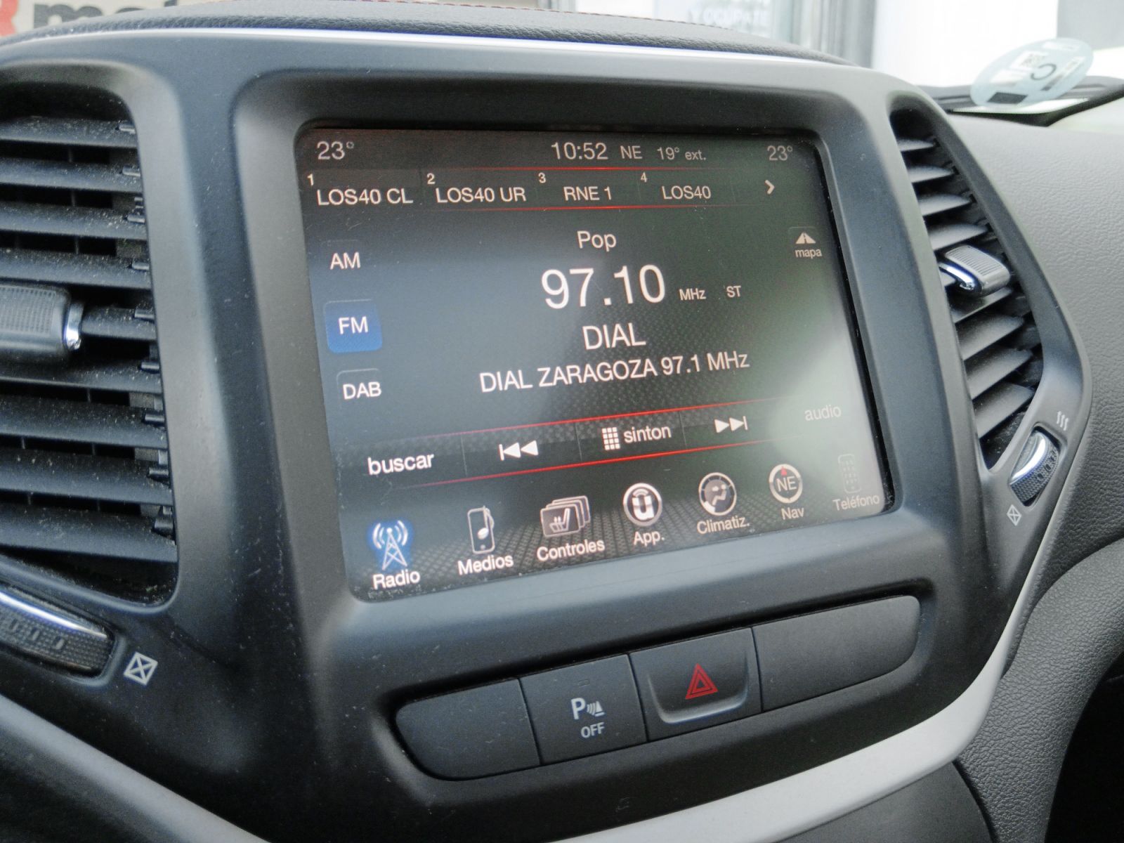 Jeep Cherokee 2.0 CRD Business Plus 4x2 - foto 18