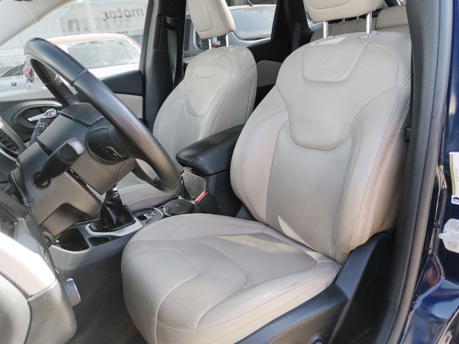 Jeep Cherokee 2.0 CRD Business Plus 4x2 - foto 24