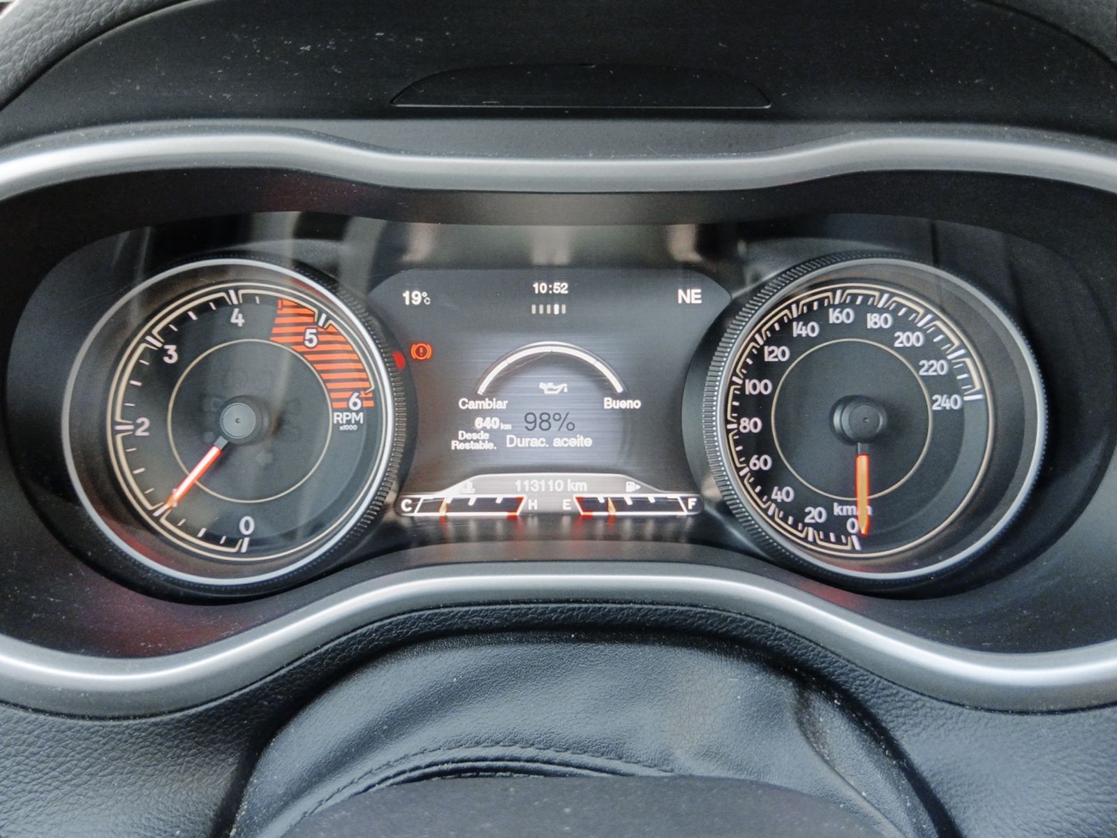 Jeep Cherokee 2.0 CRD Business Plus 4x2 - foto 17