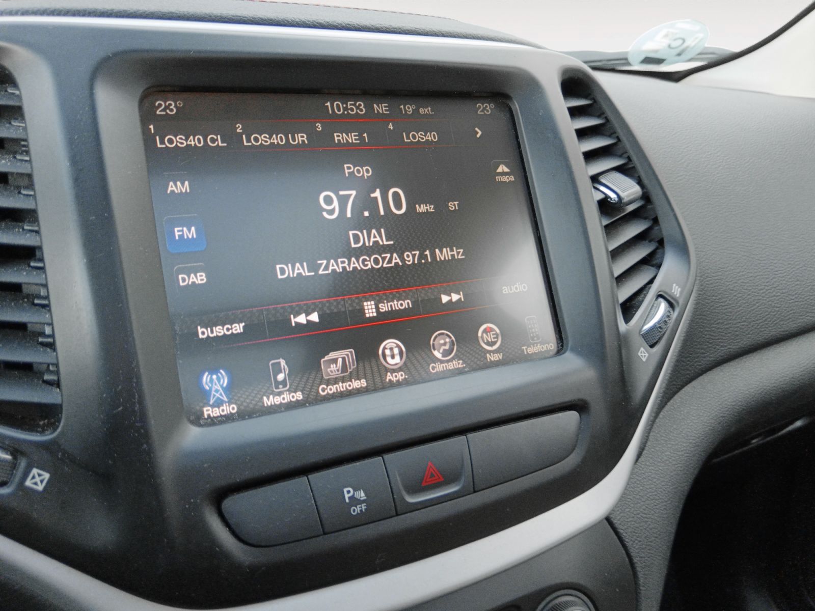 Jeep Cherokee 2.0 CRD Business Plus 4x2 - foto 20