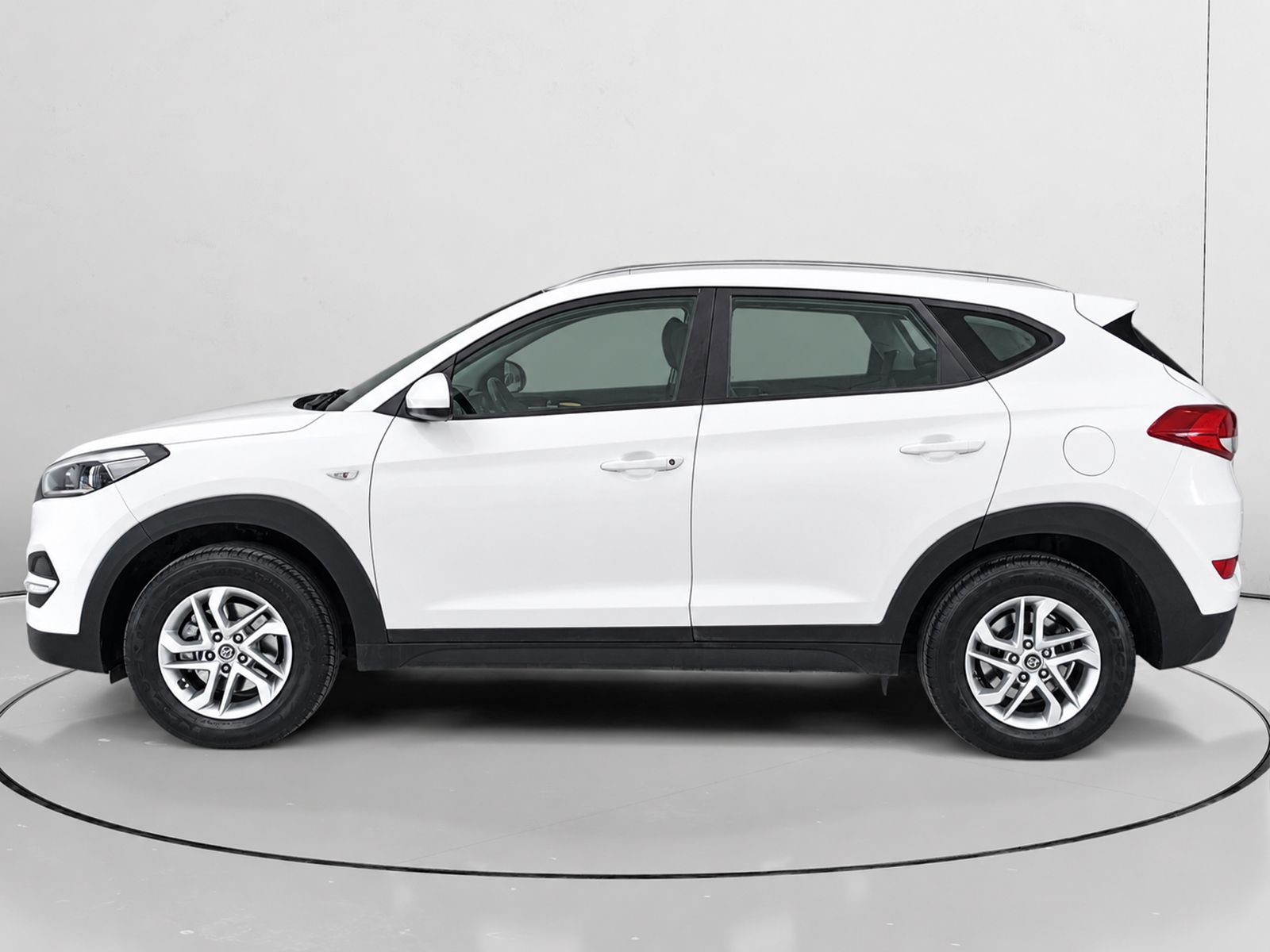Hyundai Tucson 1.6 GDI BlueDrive Essence 4x2 - foto 6