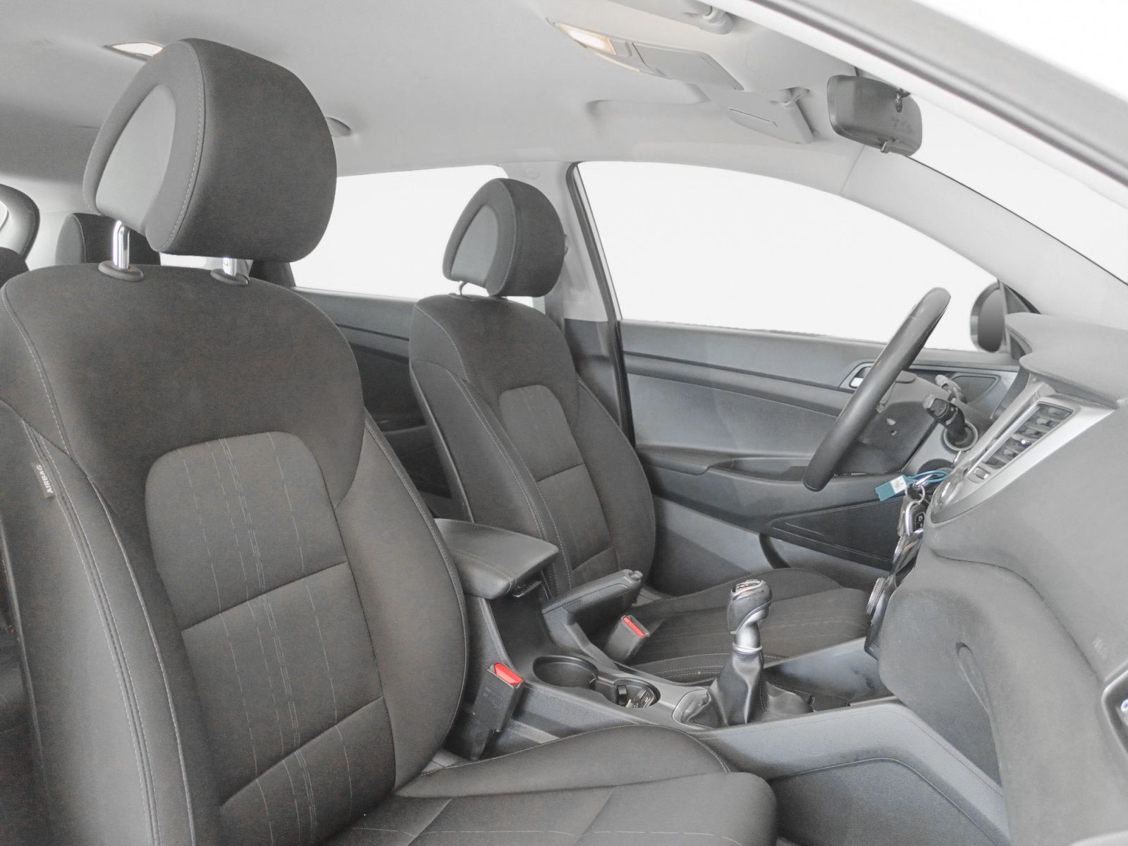 Hyundai Tucson 1.6 GDI BlueDrive Essence 4x2 - foto 13