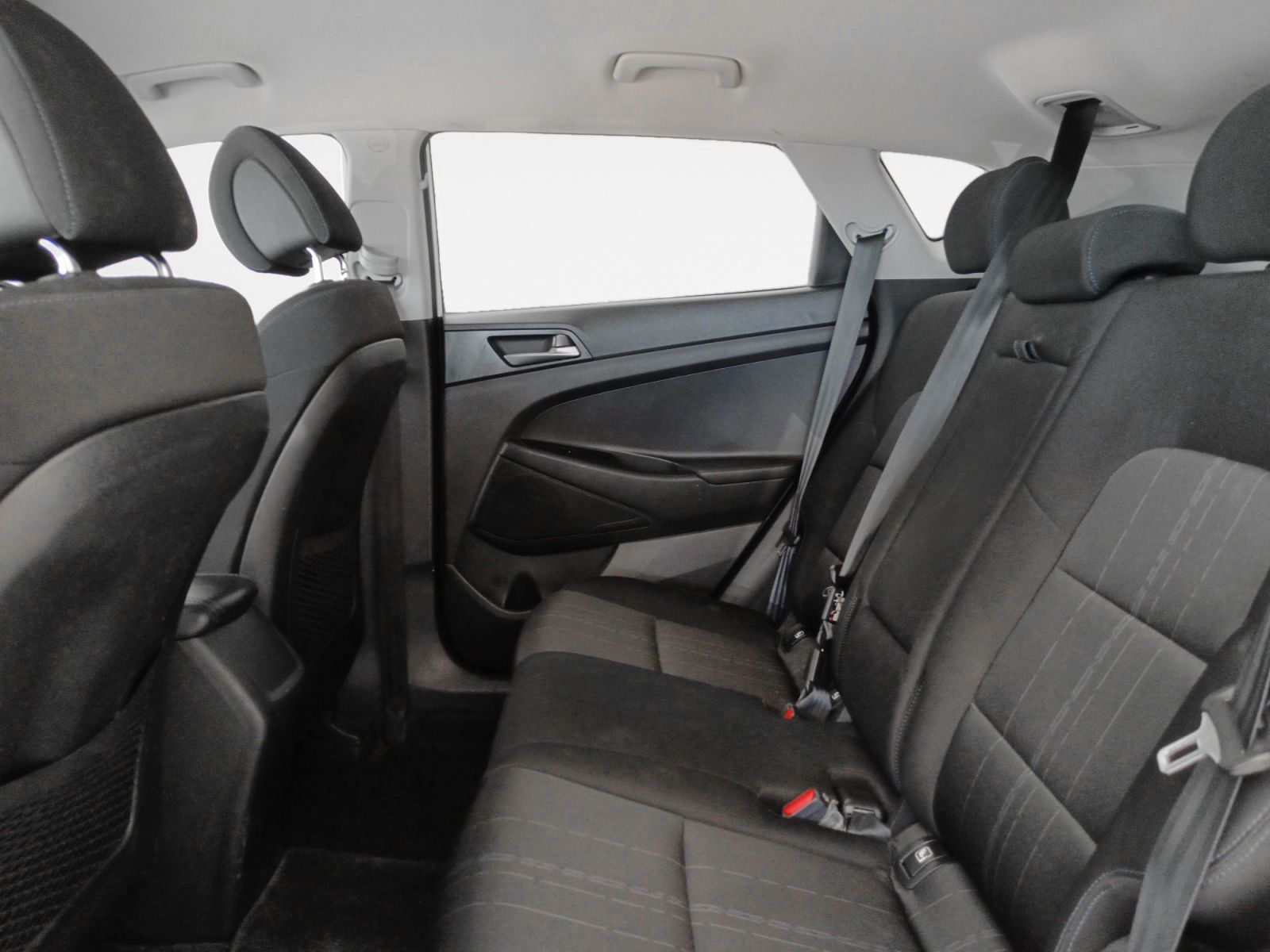 Hyundai Tucson 1.6 GDI BlueDrive Essence 4x2 - foto 12
