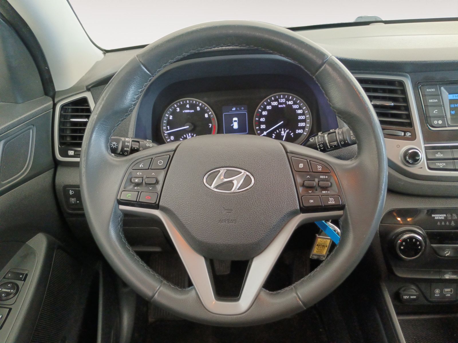Hyundai Tucson 1.6 GDI BlueDrive Essence 4x2 - foto 10