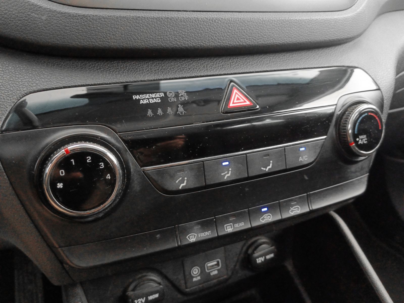 Hyundai Tucson 1.6 GDI BlueDrive Essence 4x2 - foto 21