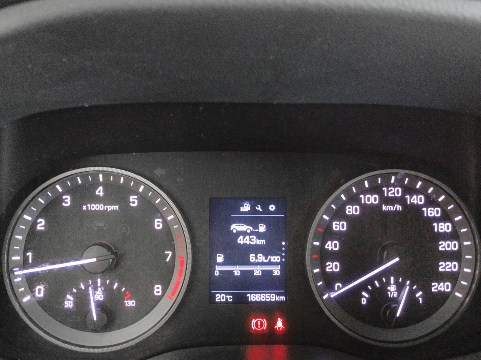 Hyundai Tucson 1.6 GDI BlueDrive Essence 4x2 - foto 16