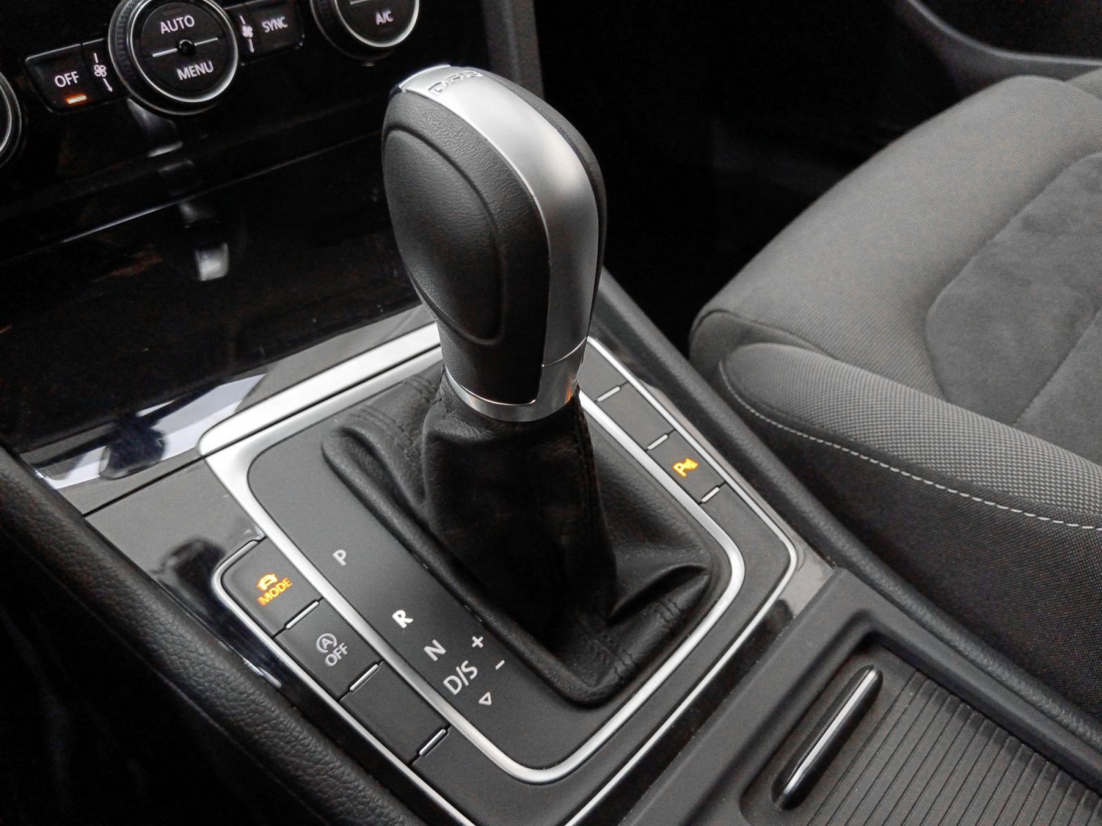 Volkswagen Golf Sport R-Line 1.5 TSI DSG - foto 14