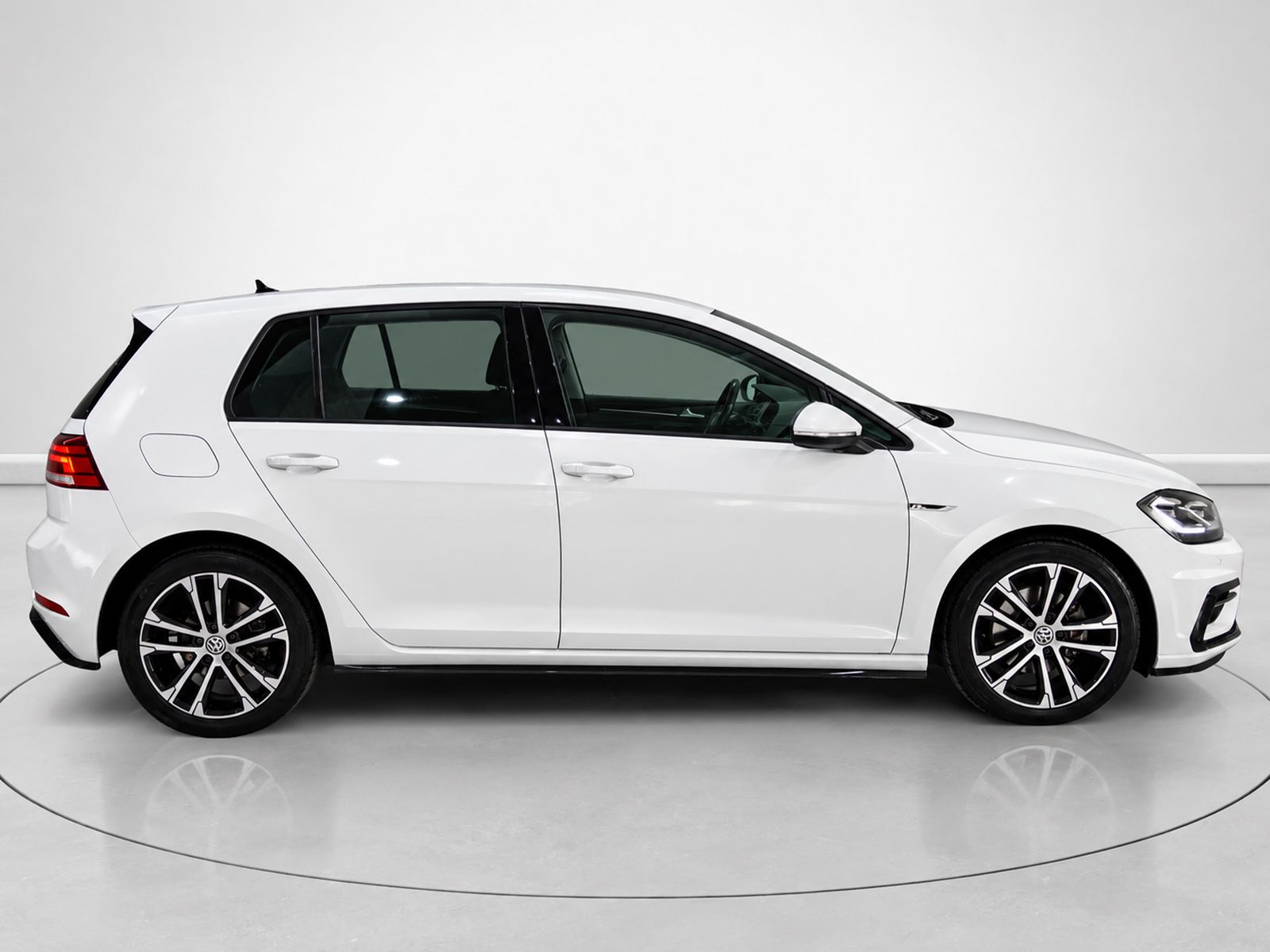 Volkswagen Golf Sport R-Line 1.5 TSI DSG - foto 2