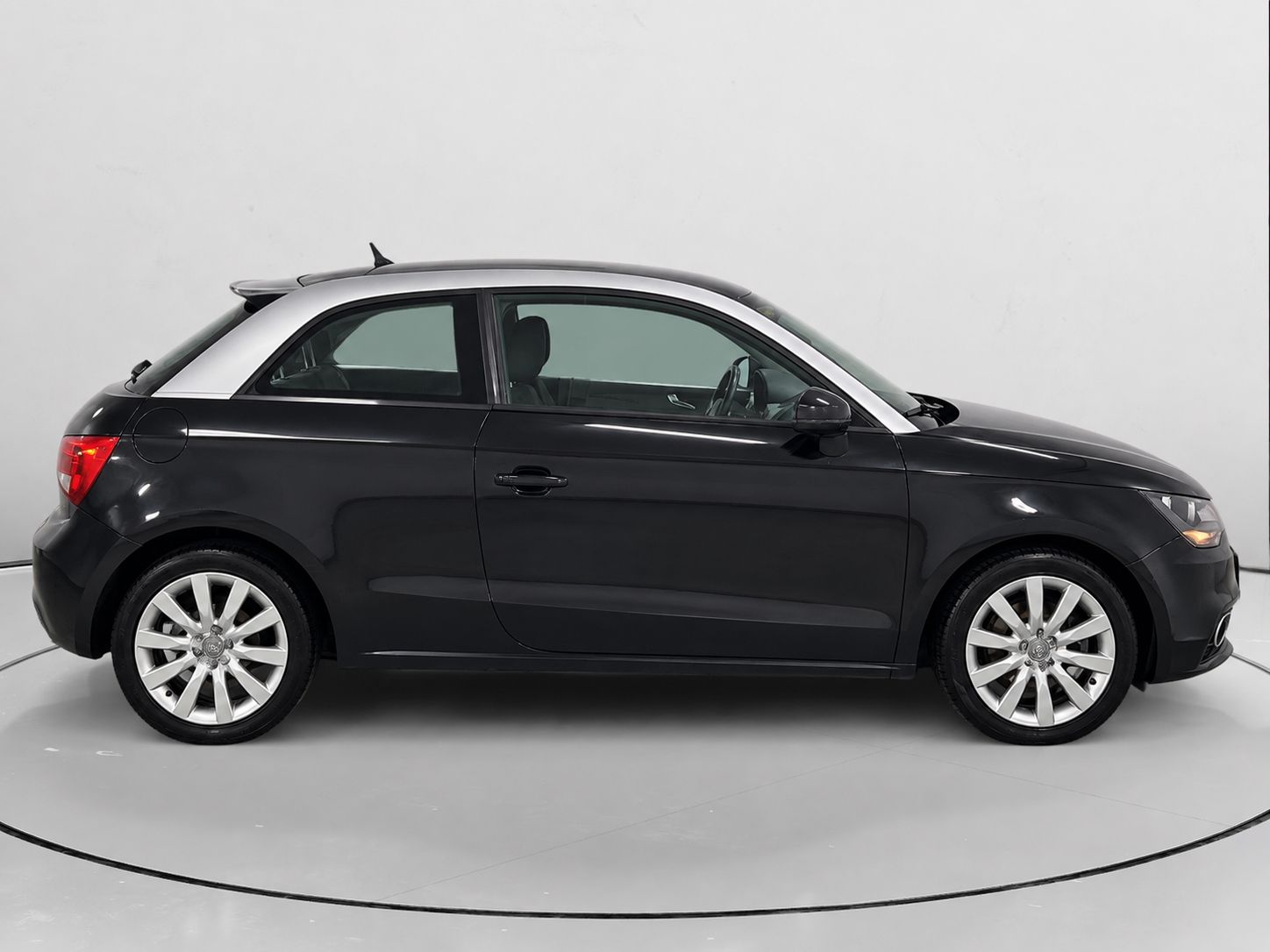 Audi A1 Attraction 1.6 TDI - foto 2